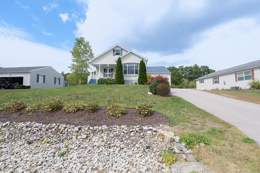 MLS 5015999: 44 Tarah Way, Fremont NH