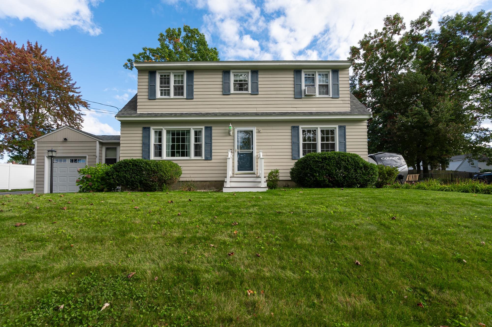 MLS 5017351: 8 Holly Drive, Nashua NH