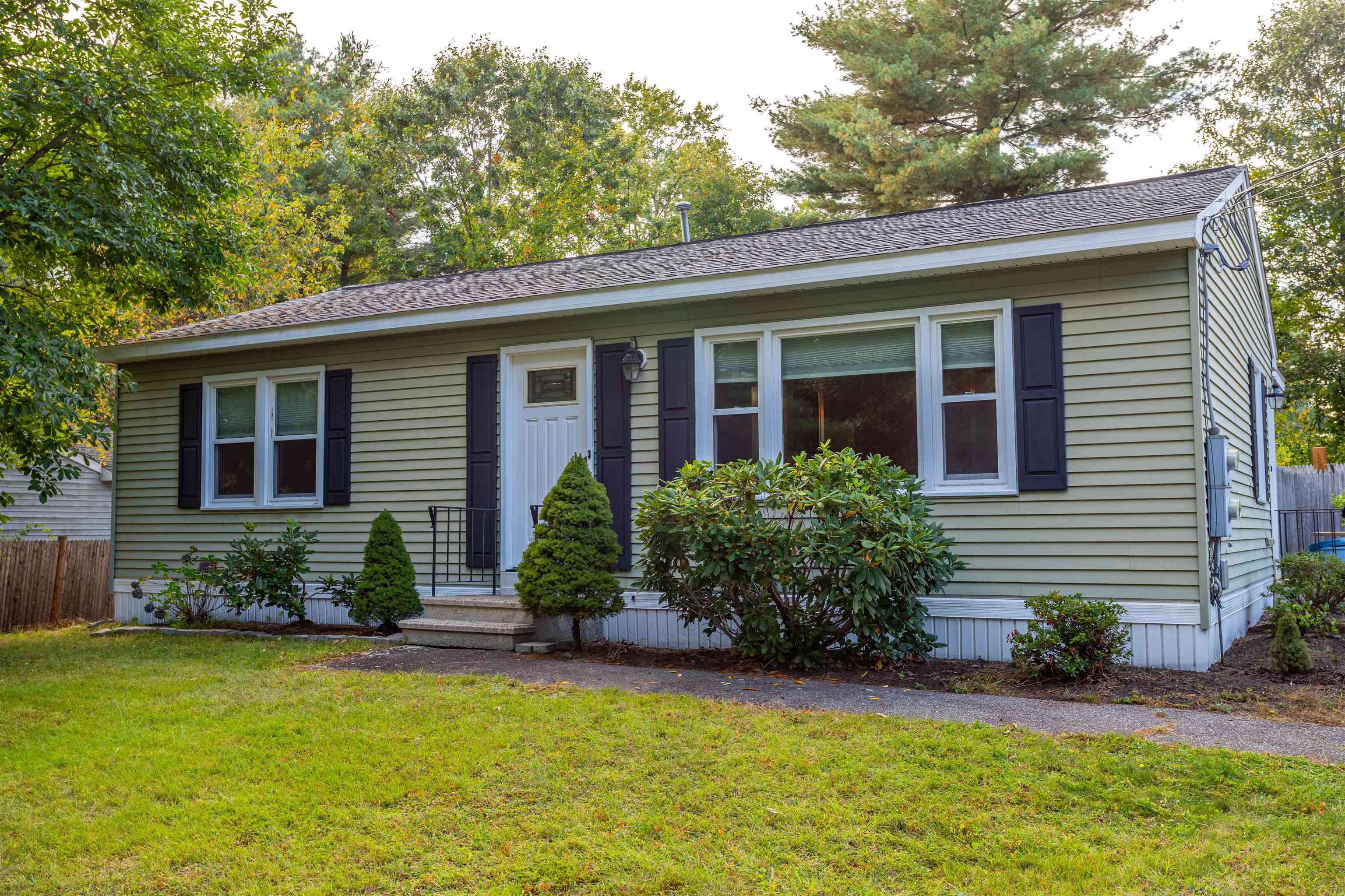MLS 5017392: 6 Erie Circle, Nashua NH
