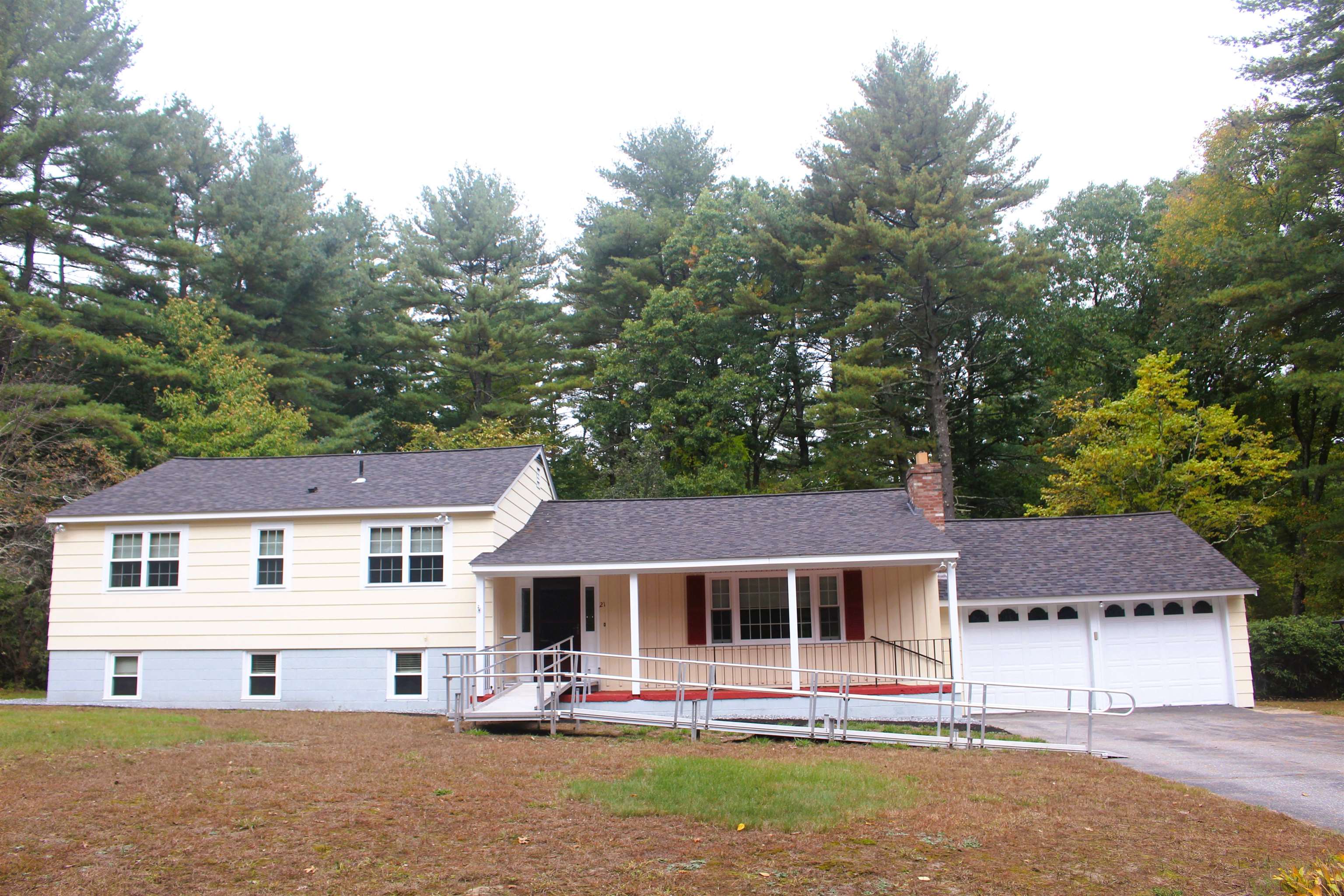 MLS 5017554: 21 Woodlawn Circle, Pelham NH