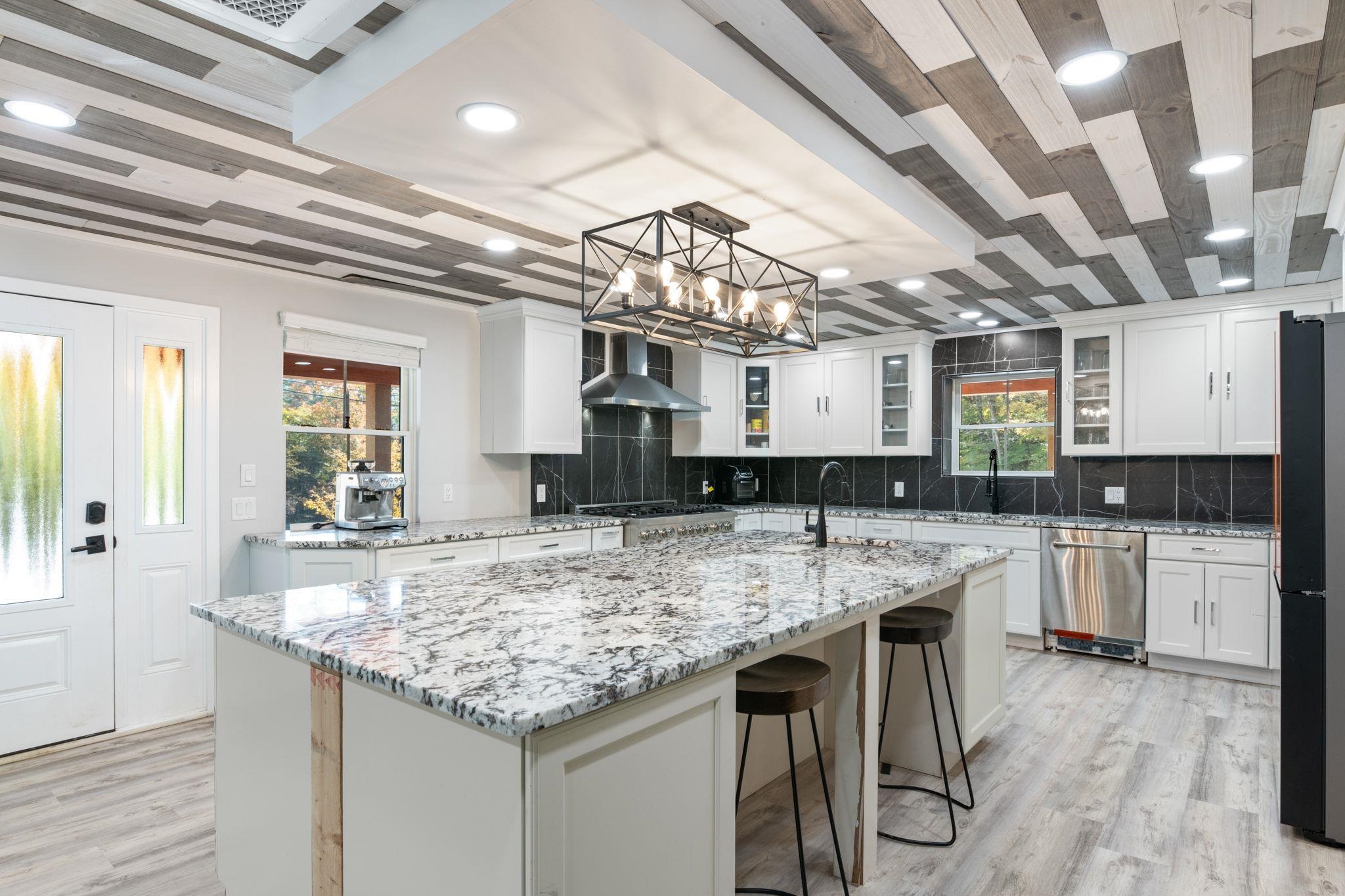 Homes for sale in Readsboro, VT | 636 Tunnel St, Readsboro, VT 05350 | MLS# 5017912