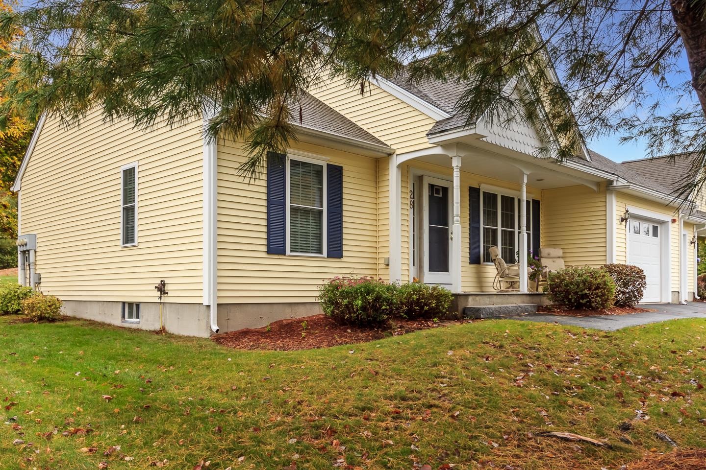 MLS 5018809: 28 Dixon Drive, Litchfield NH