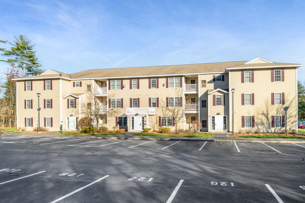 MLS 5022680: 6 Crestview Circle-Unit 134, Londonderry NH