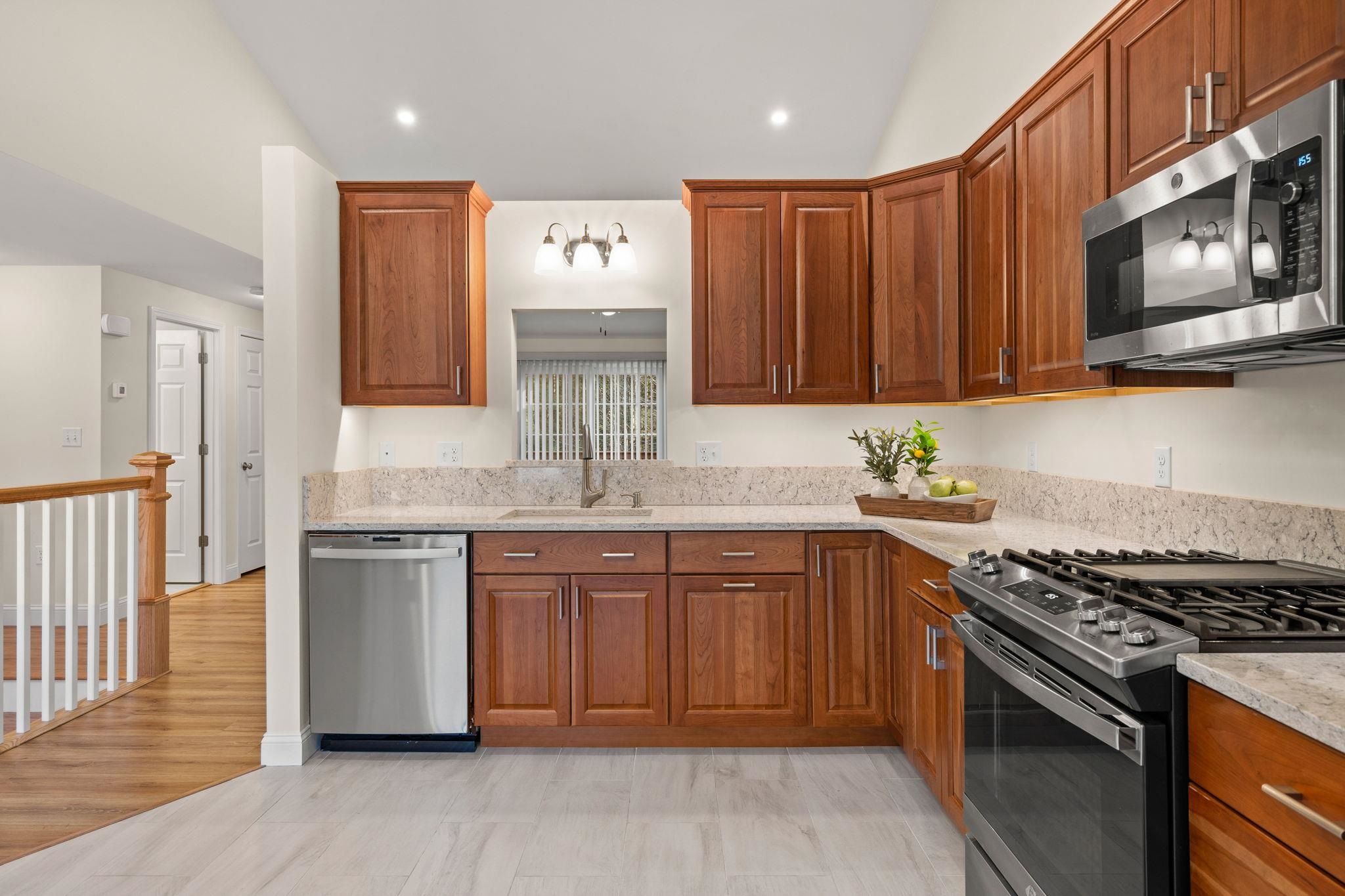 MLS 5023882: 24 Buck Circle, Danville NH