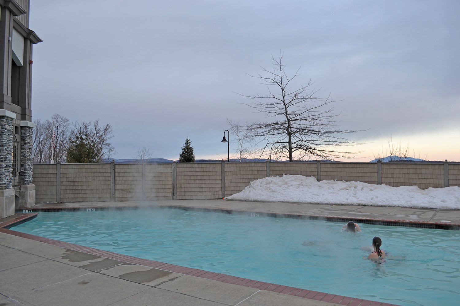 Day Lodge Pool 22609425
