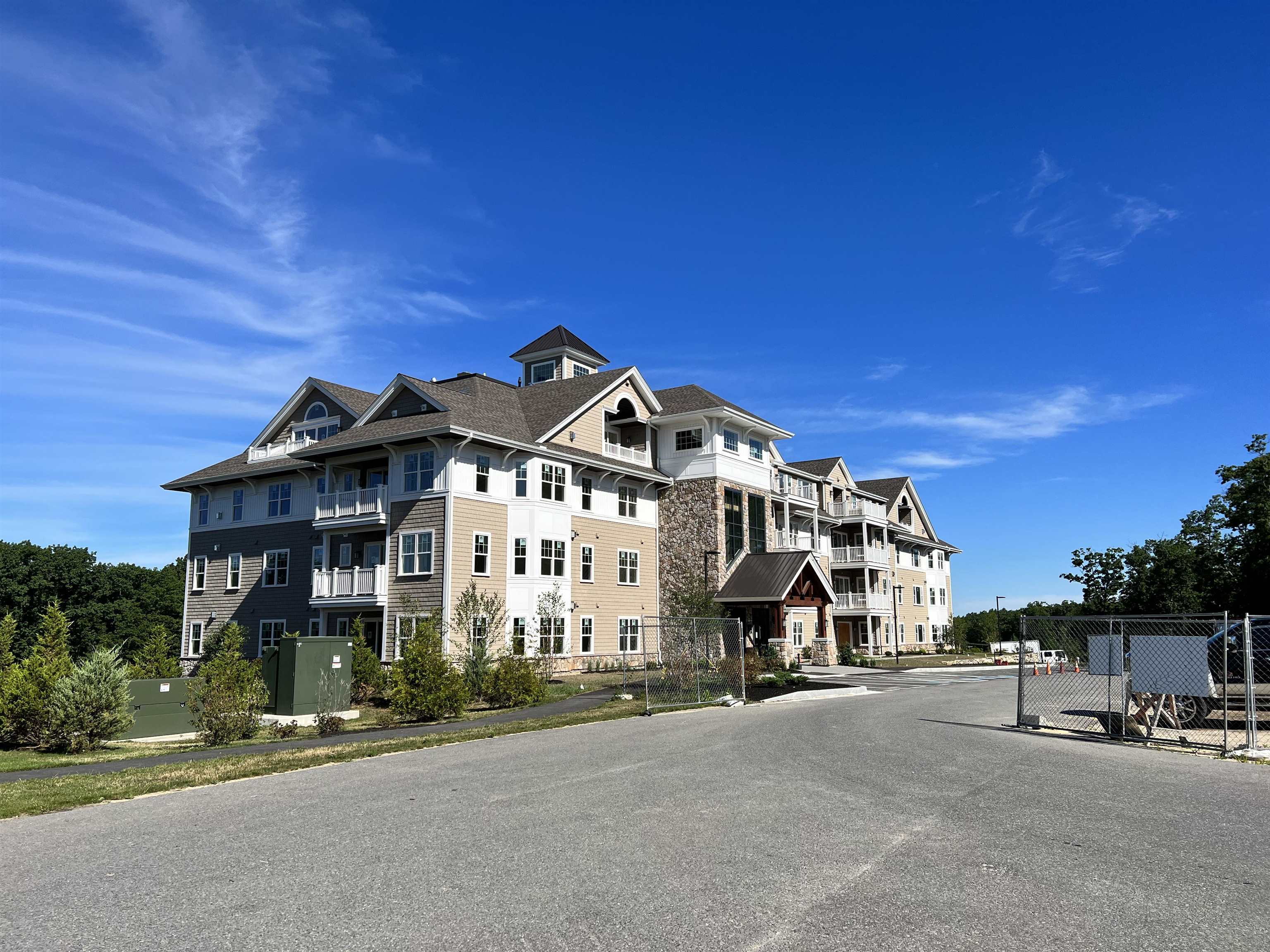 MLS 5027149: 7 Longview Drive-Unit 402, Atkinson NH