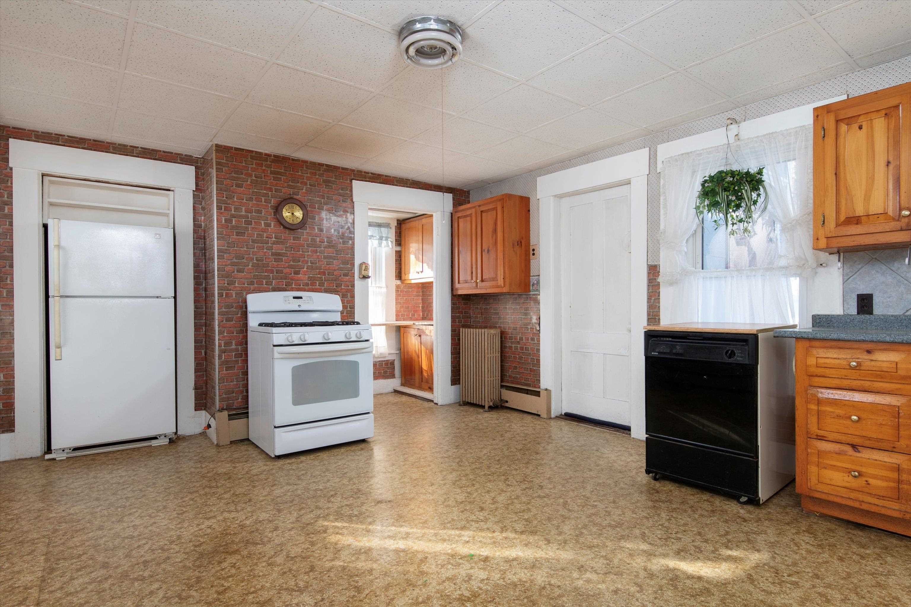 Homes for sale in Ludlow, VT | 2 Pond St, Ludlow, VT 05149 | MLS# 5029054