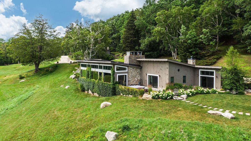 Homes for sale in Winhall, VT | 25 Mountain Haunts Rd, Winhall, VT 05340 | MLS# 5029450