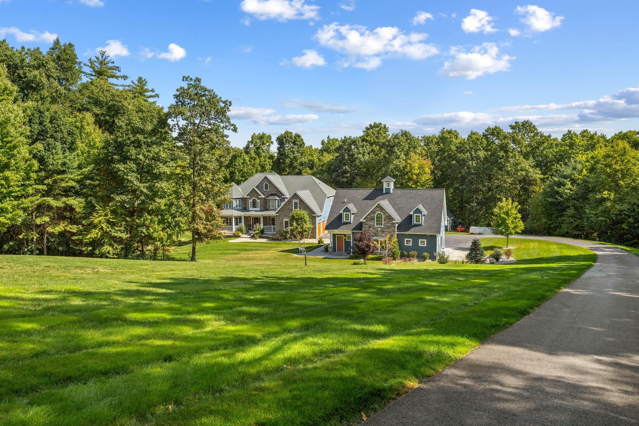 Photo of 15 Wasserman Heights Merrimack NH 03054