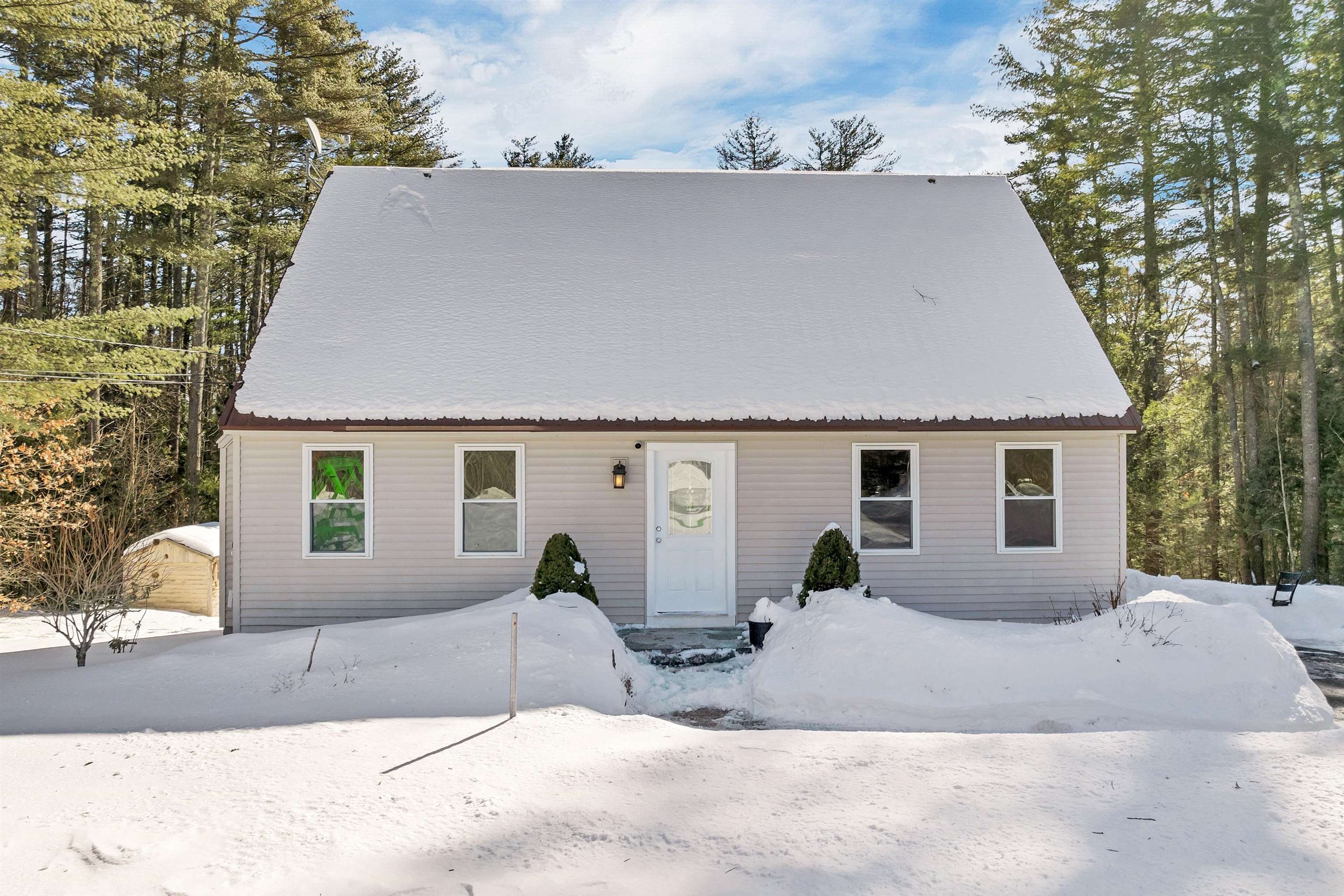 MLS 5029841: 227 Stepping Stones Road, Barrington NH