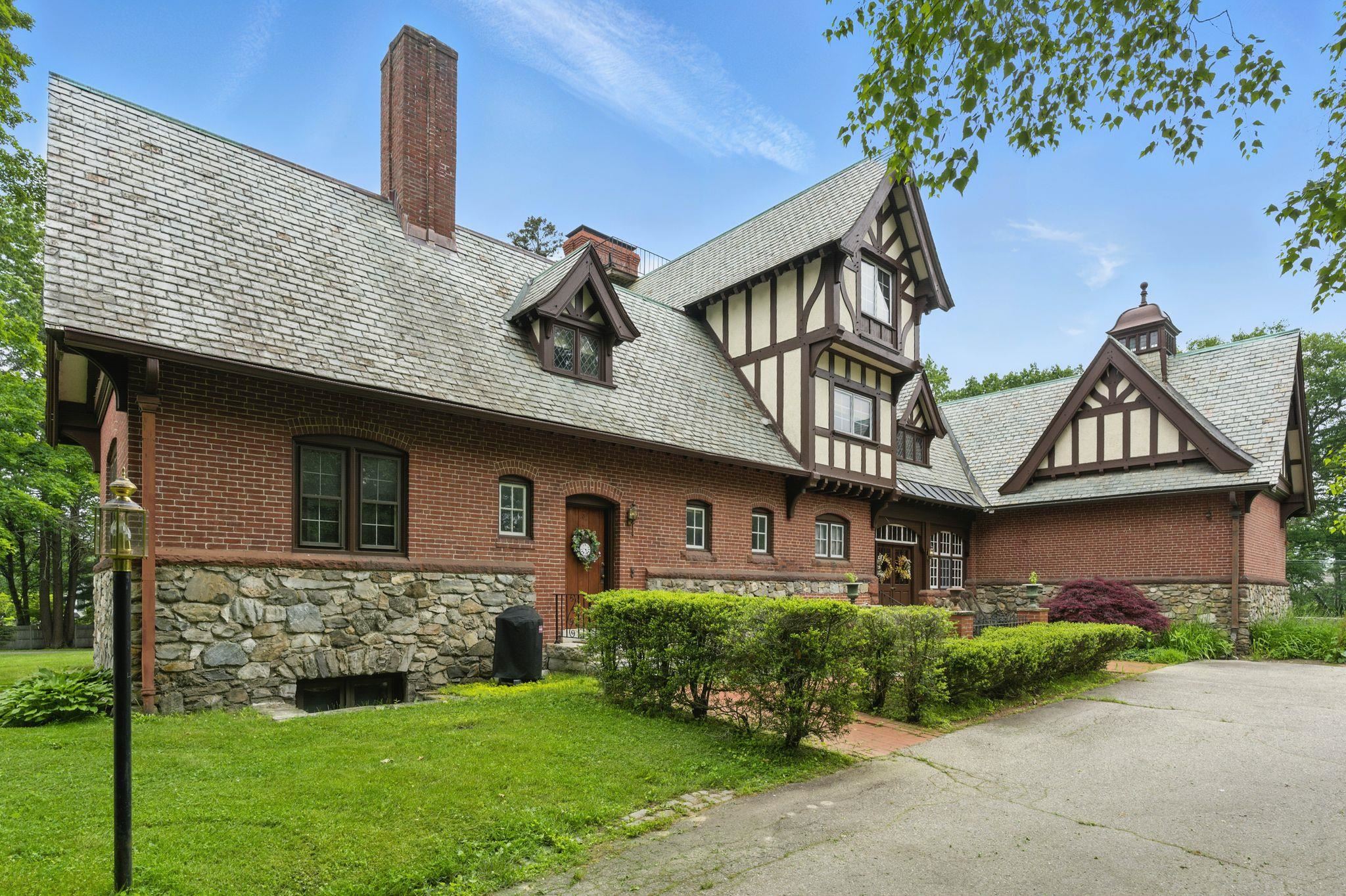 MLS 5030025: 80 Pond Street-Unit 4, Salem NH