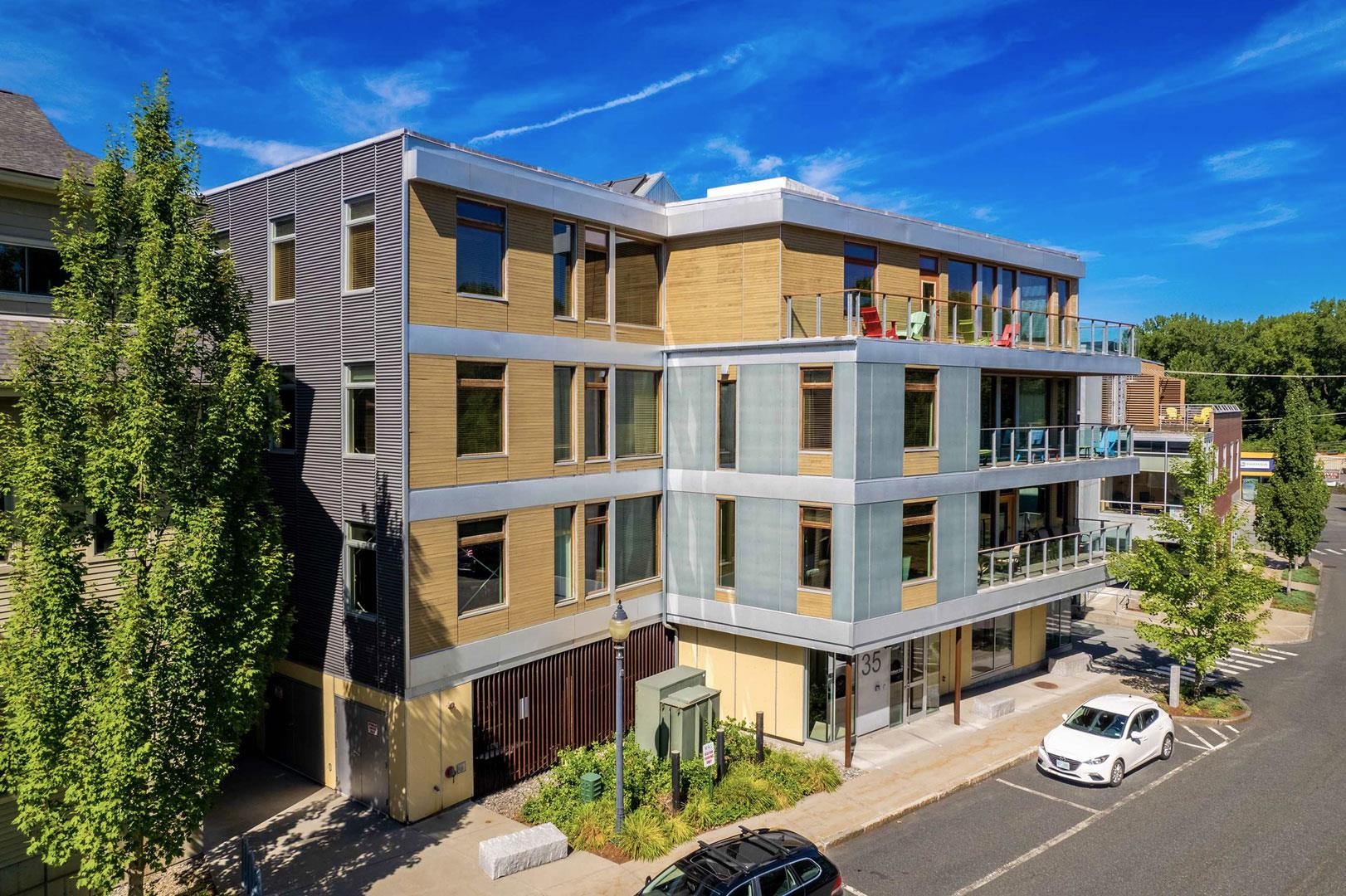 Hartford VT Condo for sale $799,000 $205 per sq.ft.