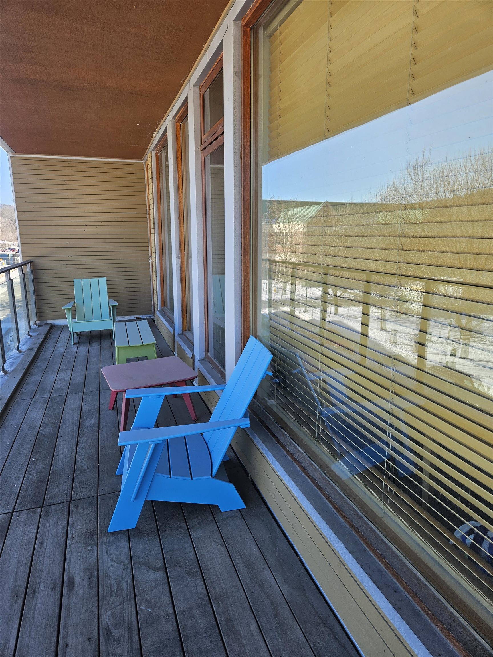 Spacious deck off formal entryway