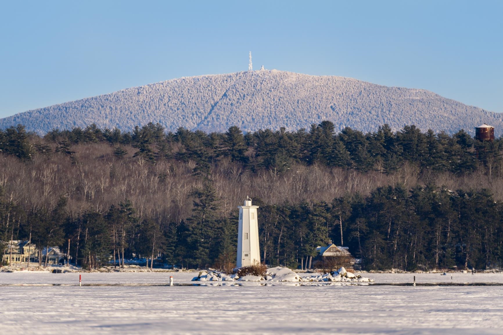 Snow topped Mt Kearsarge 22737908
