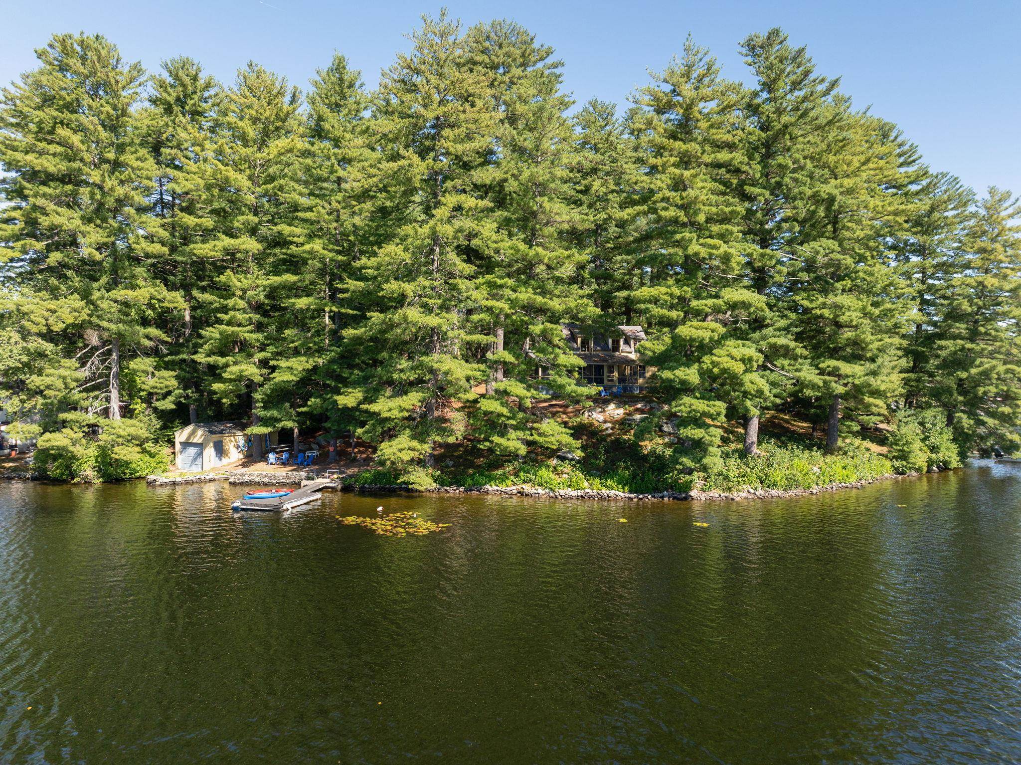 MLS 5030333: 70 Holiday Lane, Hampstead NH