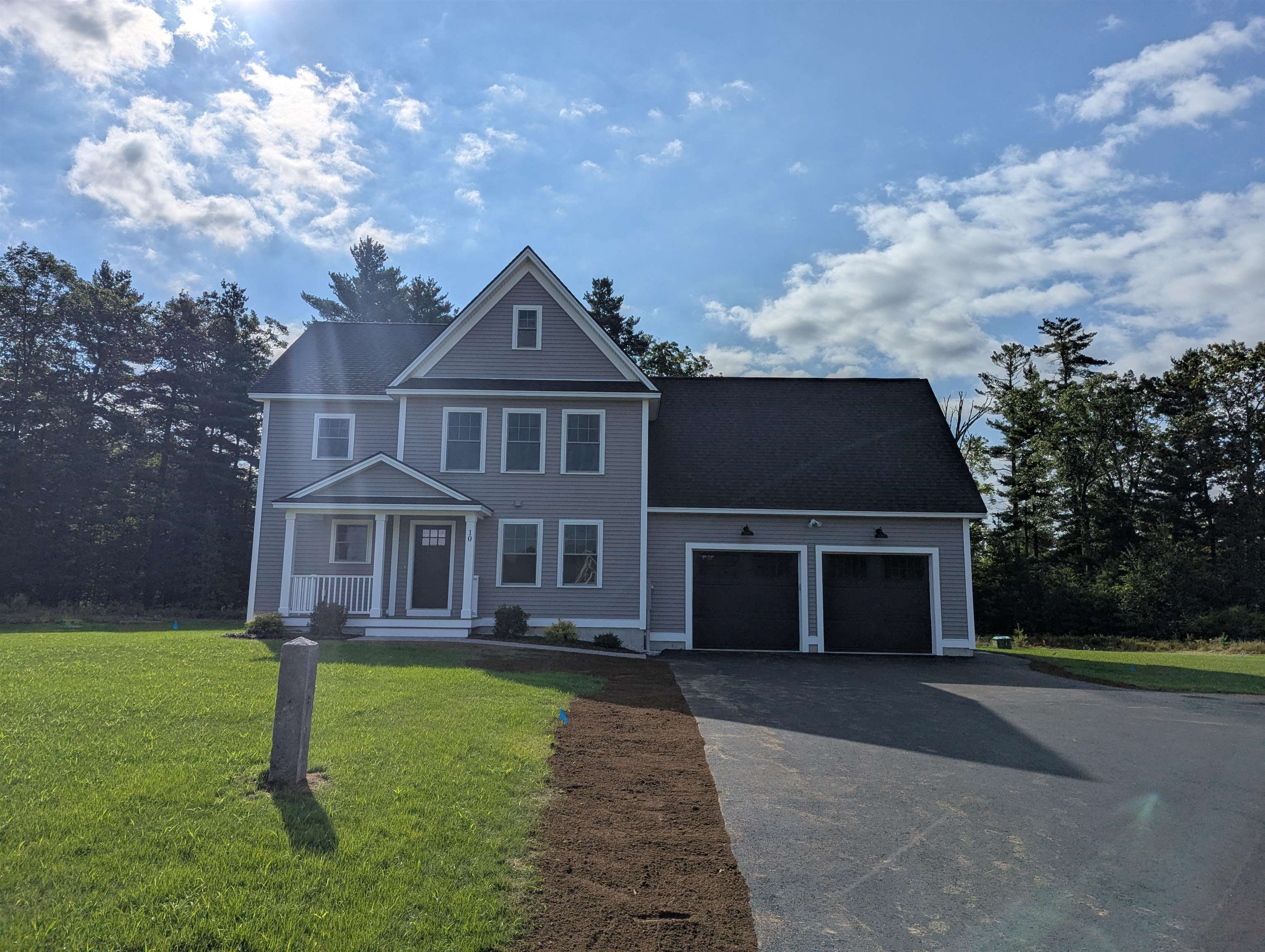 MLS 5030404: 10 Stone Creek Drive, Brentwood NH