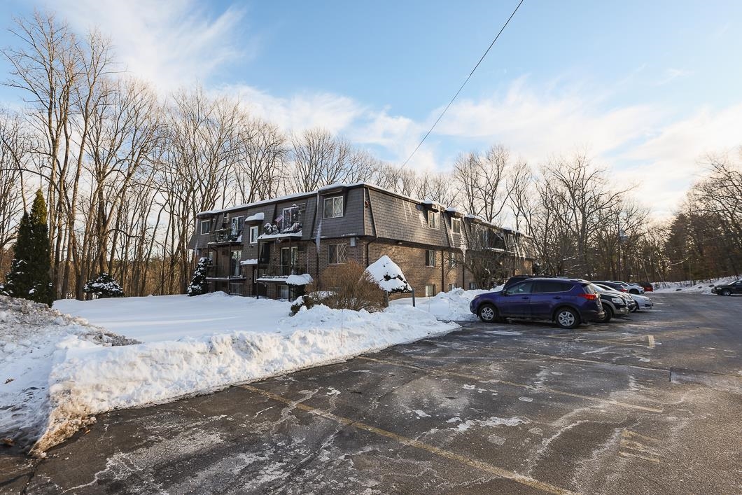 MLS 5031124: 1 Pembroke Drive-Unit 21, Derry NH