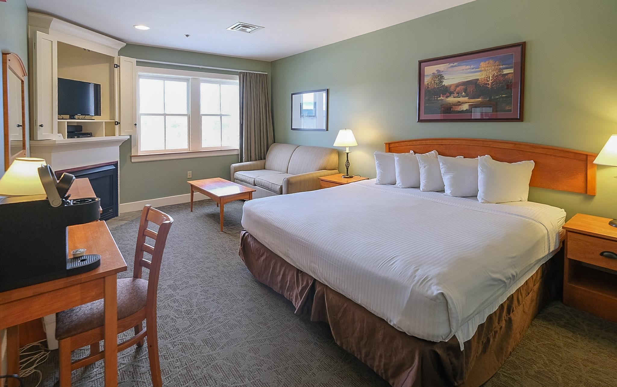 Bedroom 3 - King suite 22804942