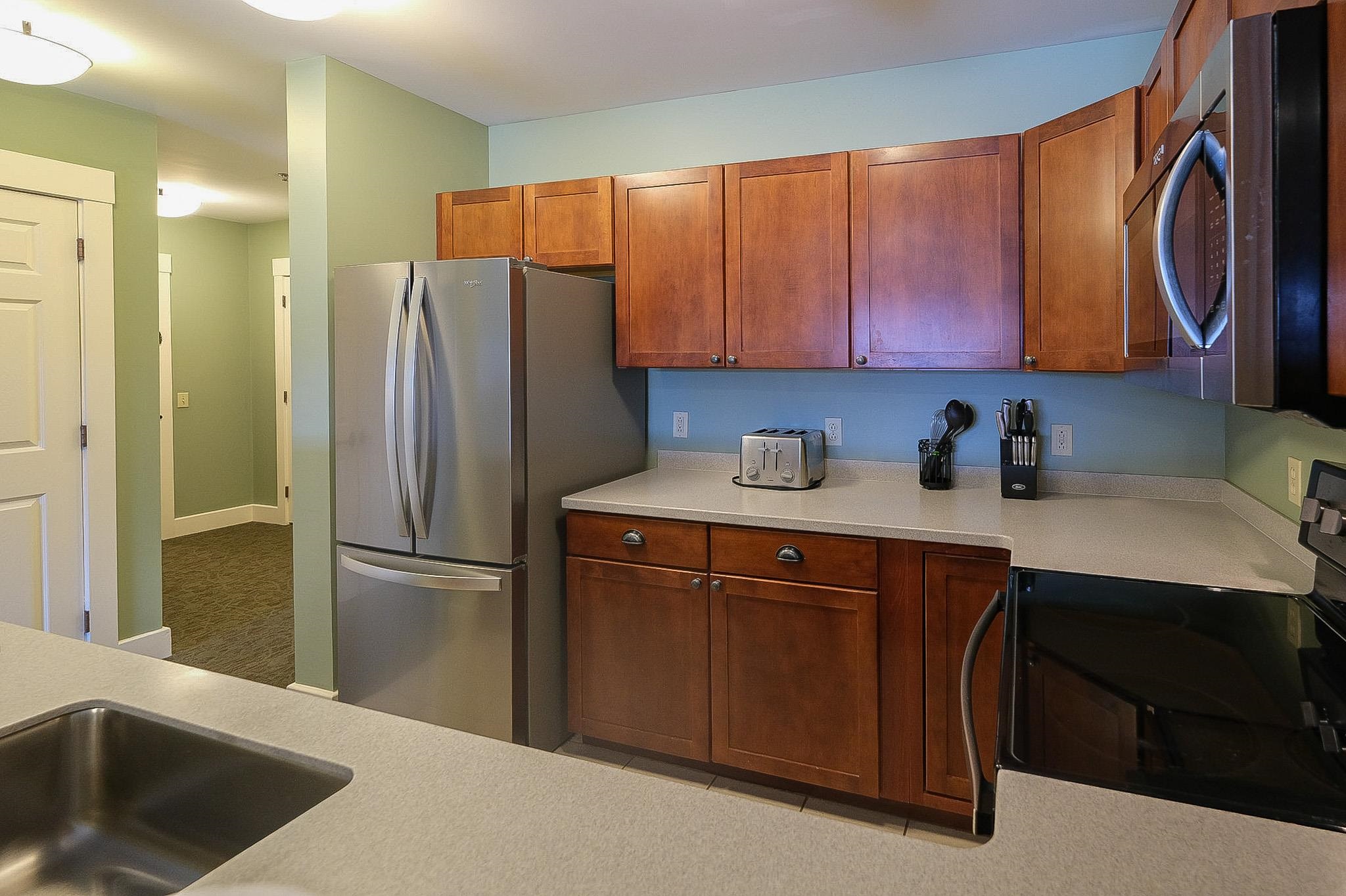 Lots of quality cabinets 22804918