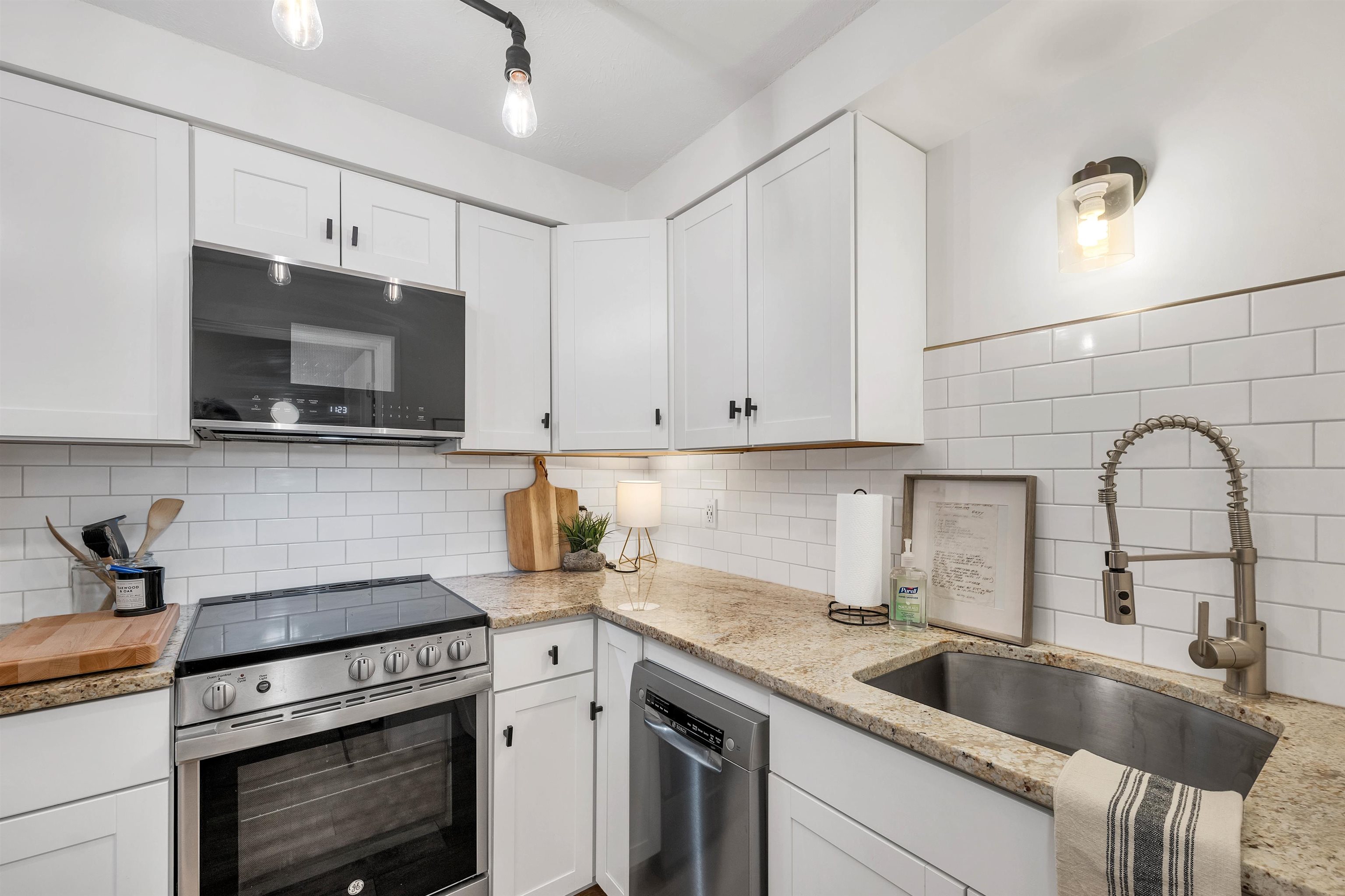 MLS 5031765: 6A East Ridge Road, Merrimack NH