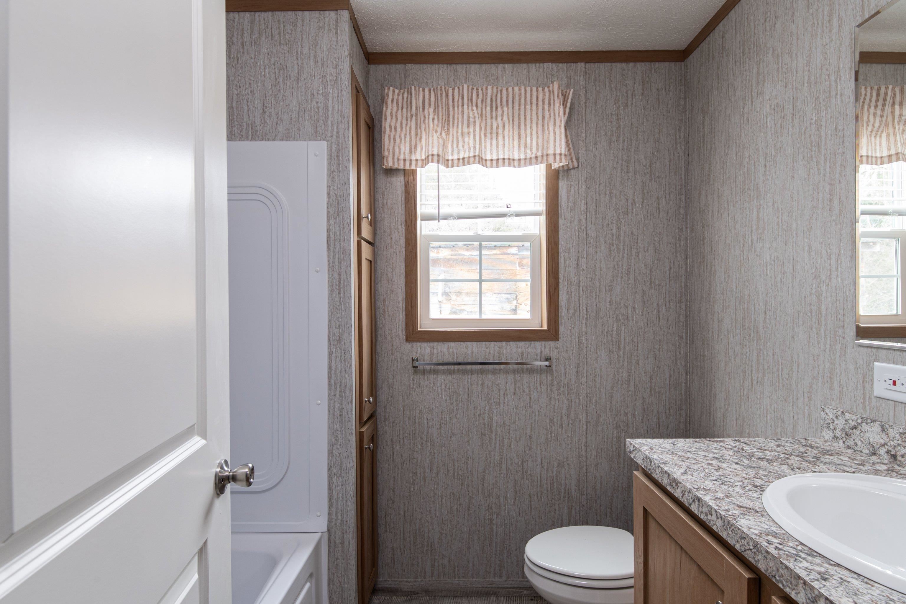 Homes for sale in St. Johnsbury, VT | 137 Oak St, St. Johnsbury, VT 05819 | MLS# 5032265