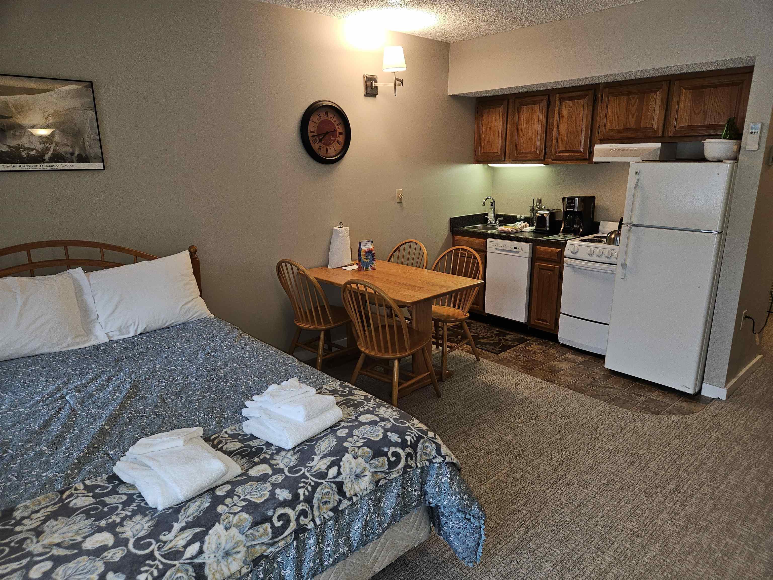 36 Lodge Rd, Lincoln, NH 03251