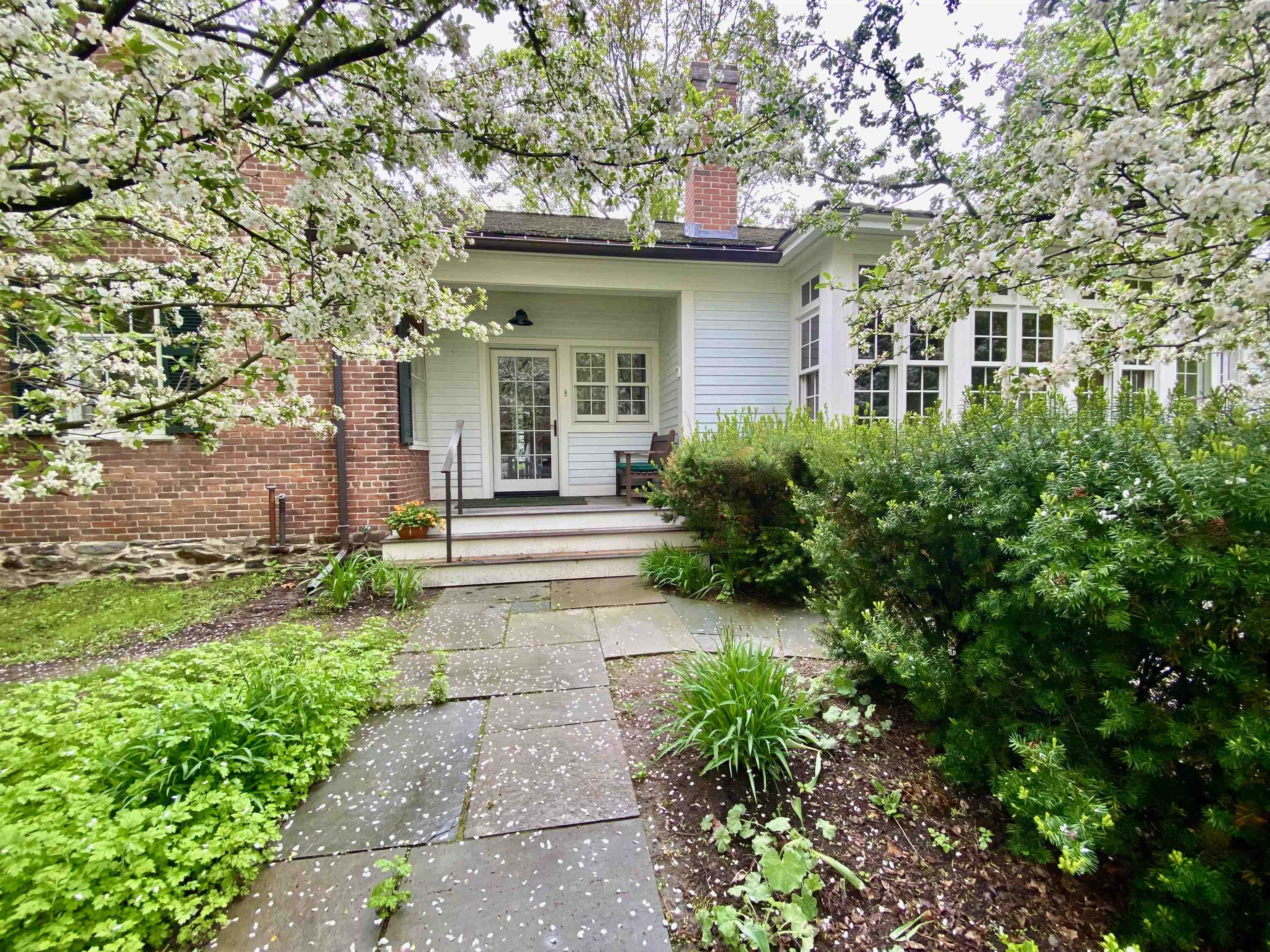 Homes for sale in Woodstock, VT | 20 The Green, Woodstock, VT 05091 | MLS# 5033342