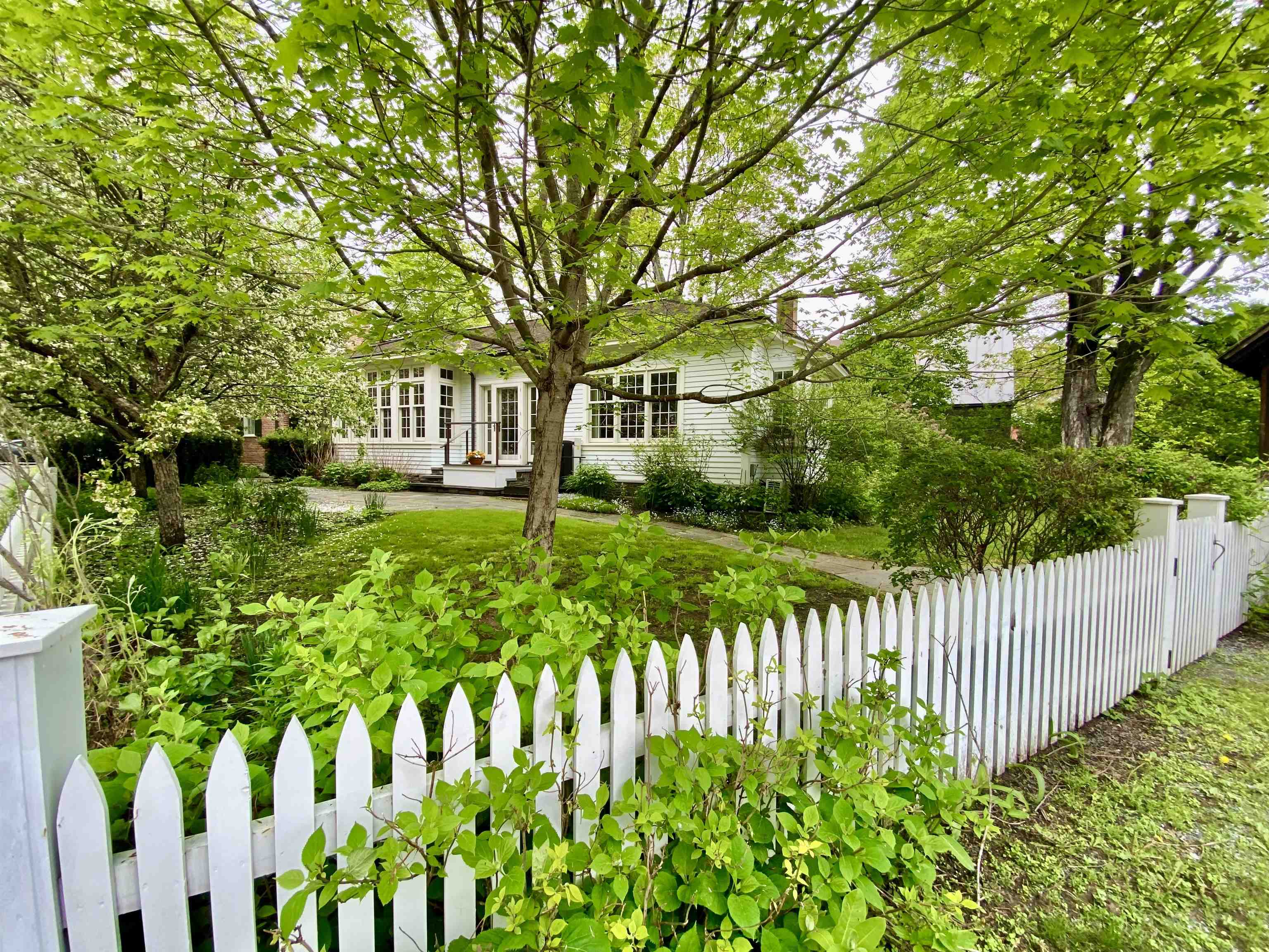 Homes for sale in Woodstock, VT | 20 The Green, Woodstock, VT 05091 | MLS# 5033342