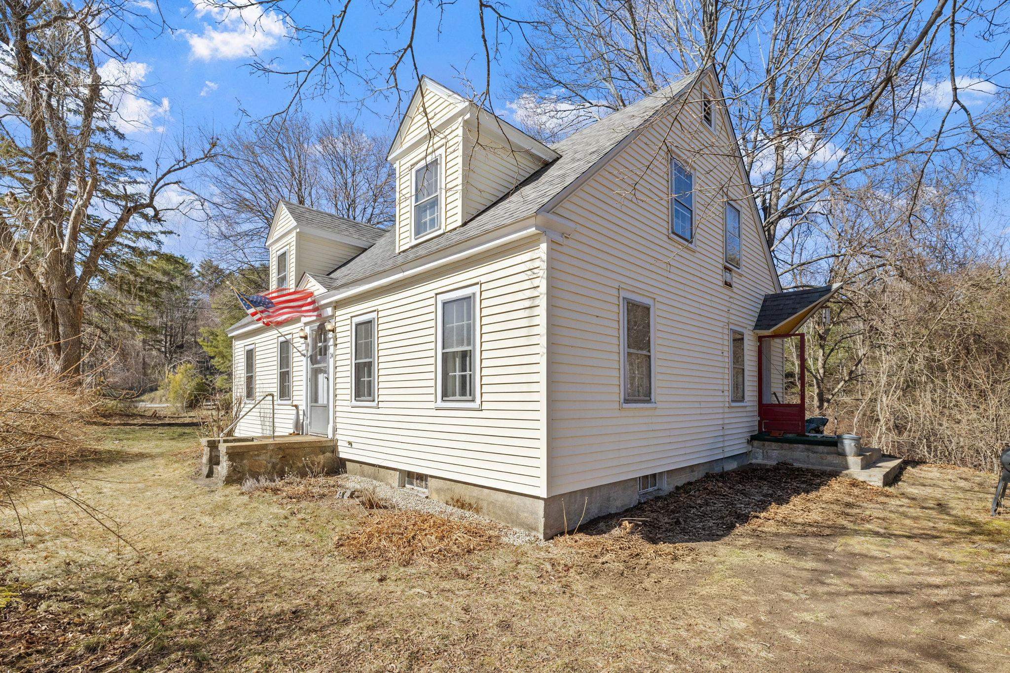 MLS 5033440: 24 Ramsdell Lane, Barrington NH