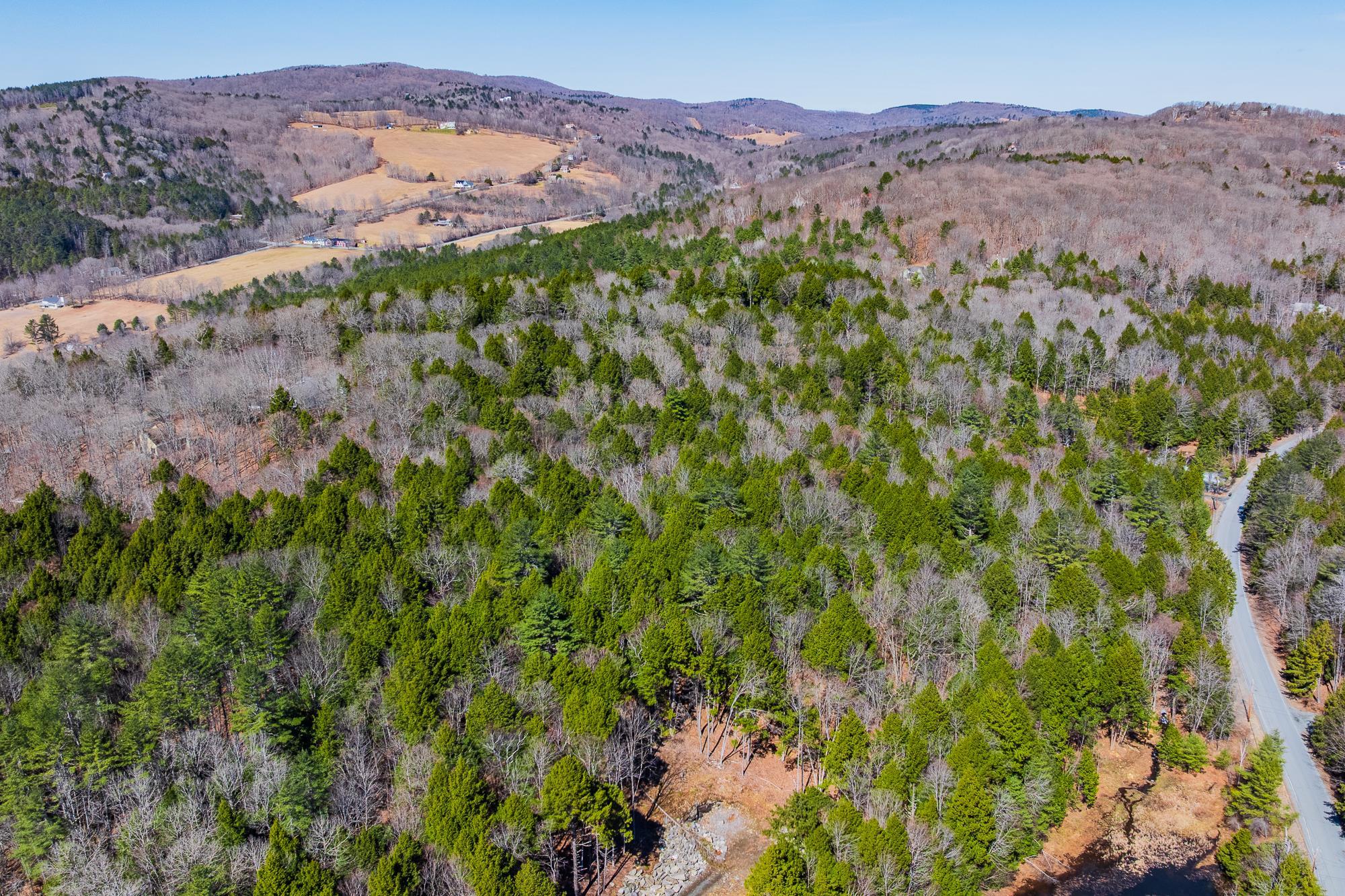 Village of Quechee in Town of Hartford VT Land for sale $399,000 | 4.73 Acres  | Price Per Acre $0  | Total Lots 2