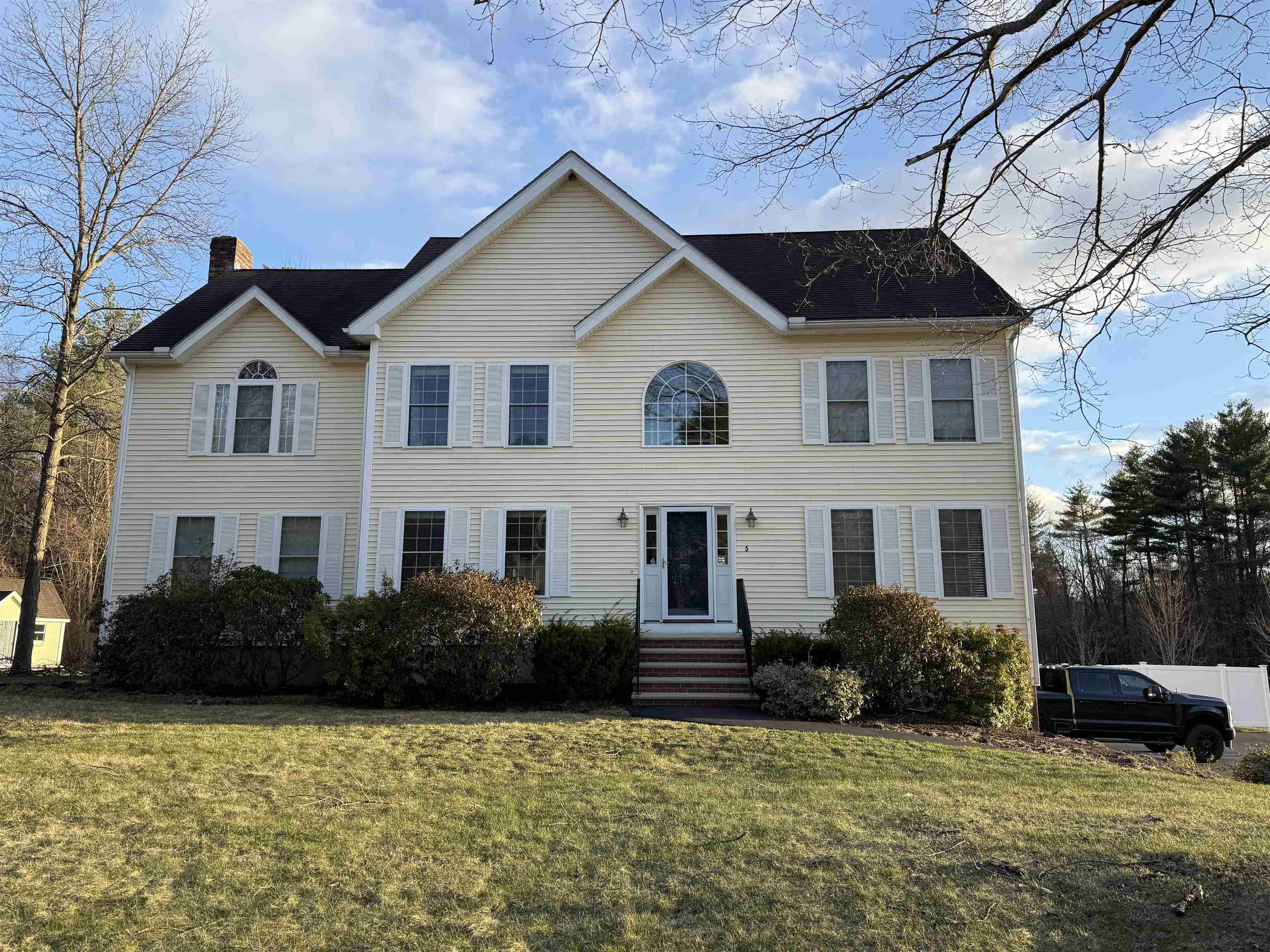 MLS 5034288: 5 Buckingham Drive, Londonderry NH