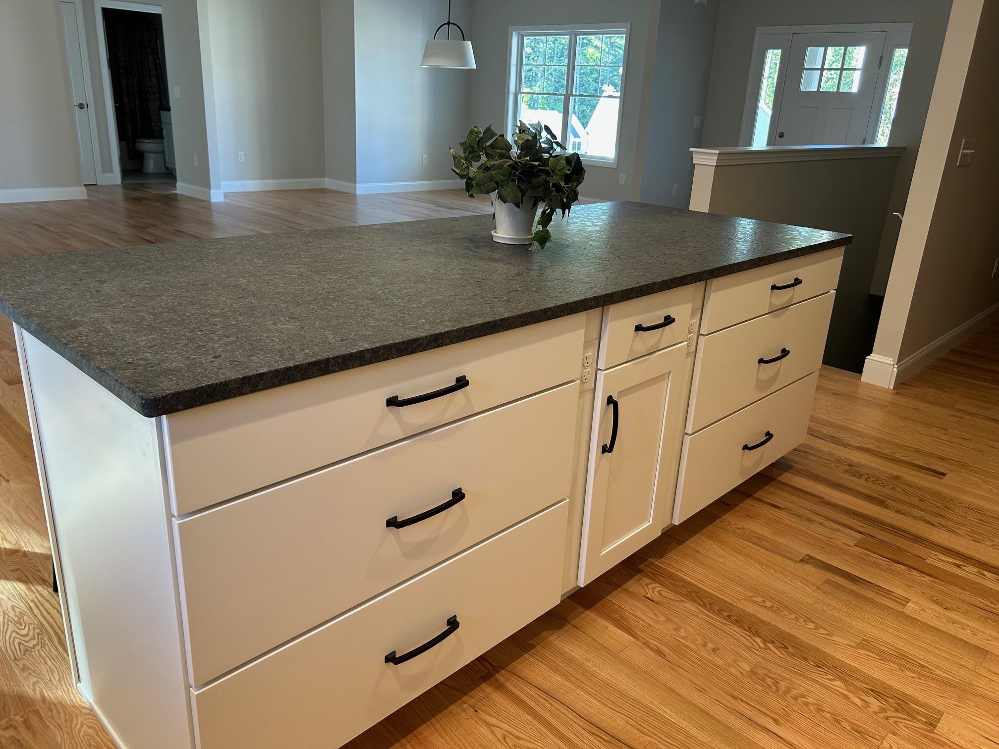 Homes for sale in Nashua, NH | 31 Juliana Ave #4, Nashua, NH 03064 | MLS# 5034988