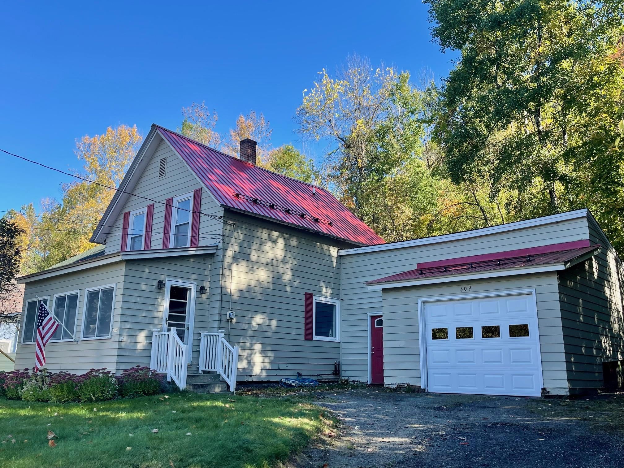 Homes for sale in Newport City, VT | 409 Glen Rd, Newport City, VT 05855 | MLS# 5035083