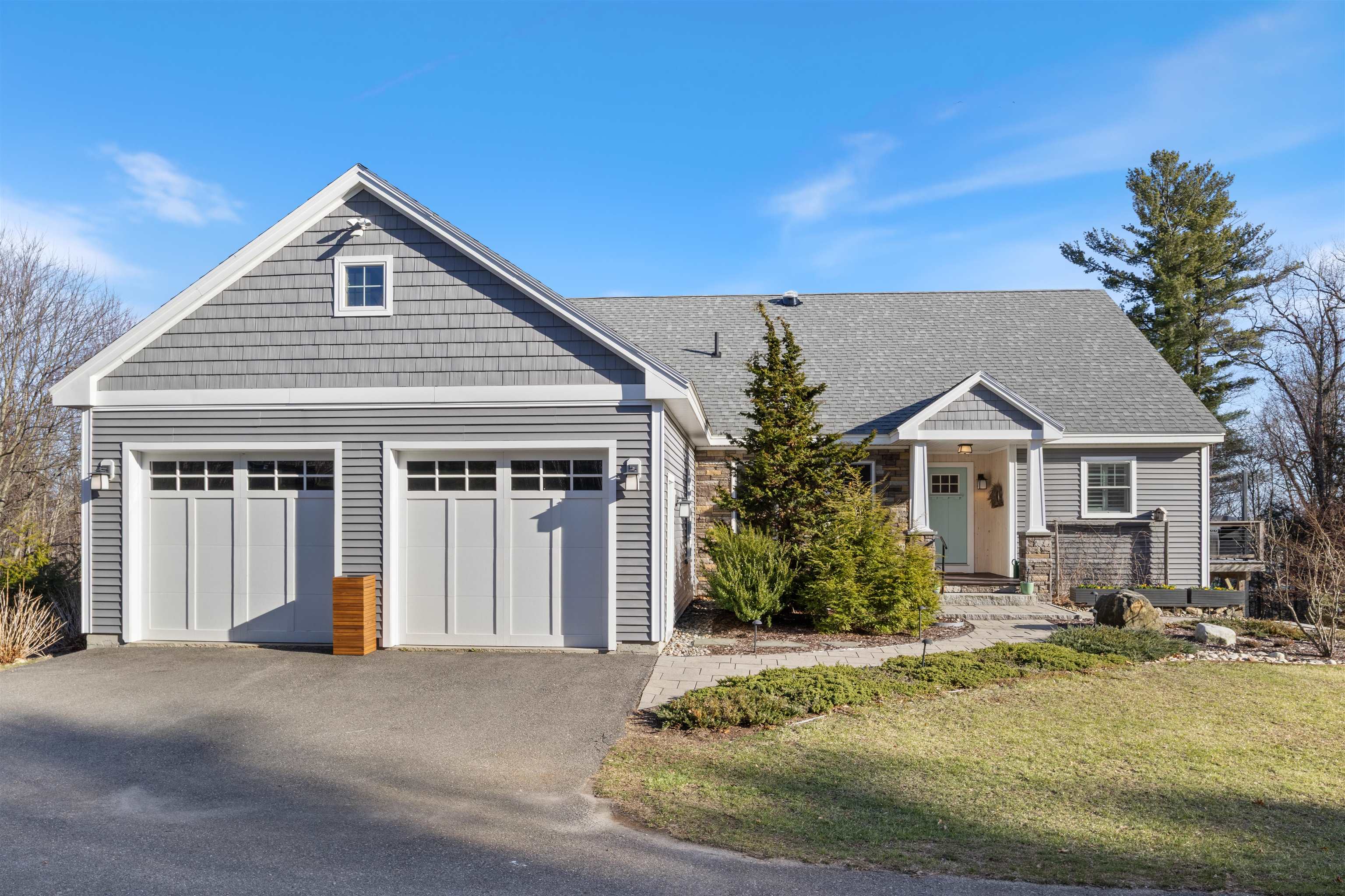 MLS 5035788: 11 Hovey Road, Londonderry NH