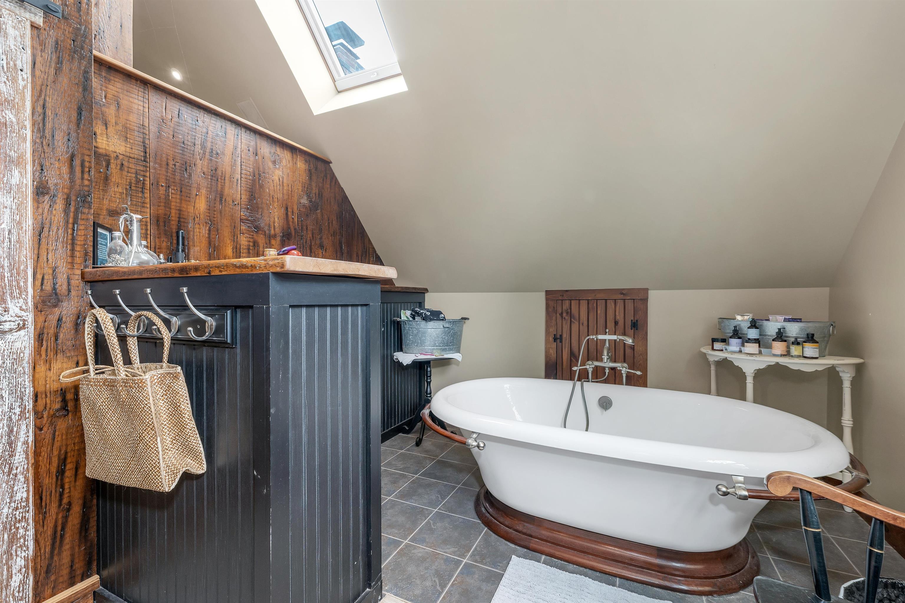 Carriage house primary