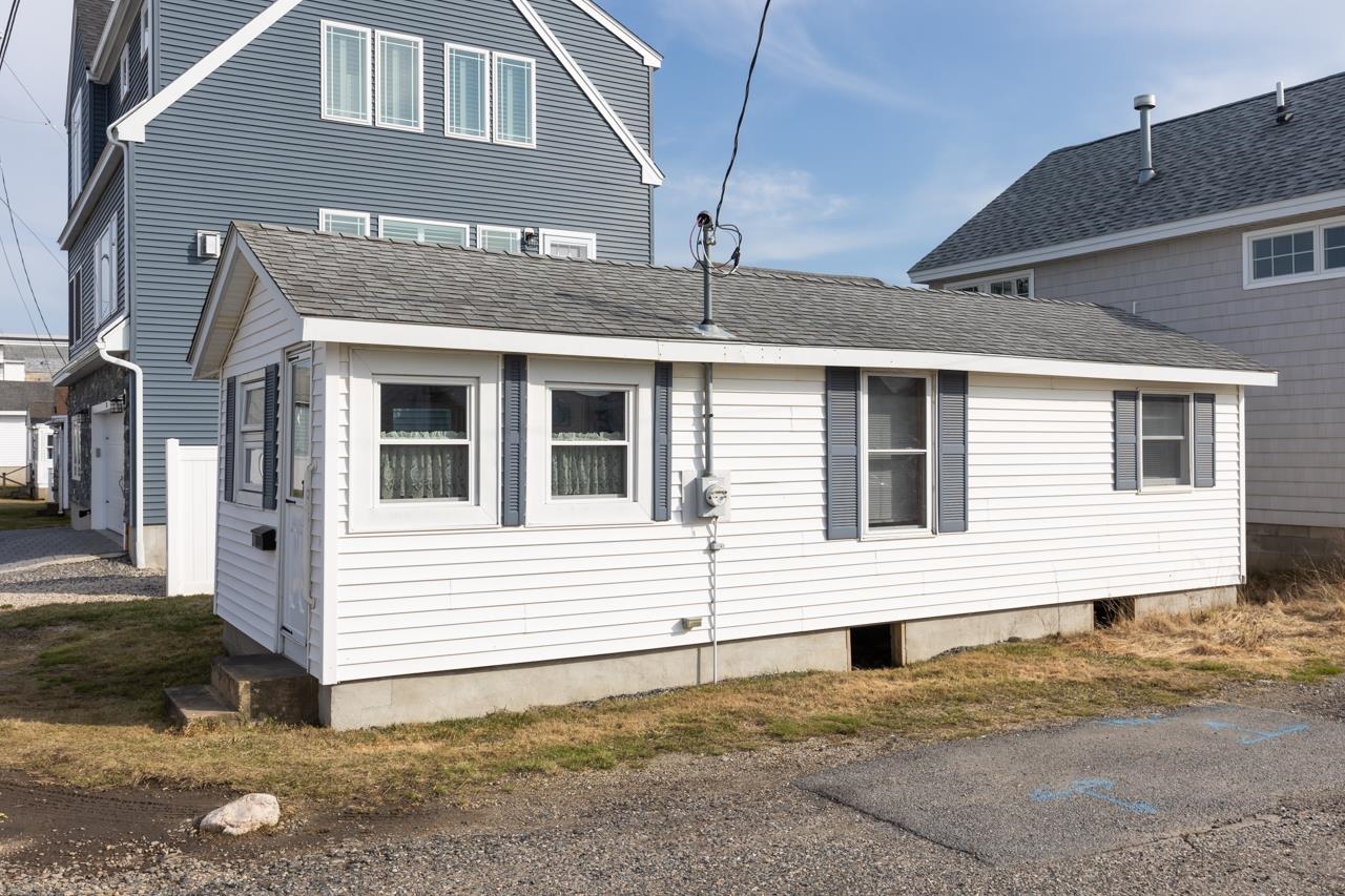 MLS 5036571: 8 Chase Street, Hampton NH