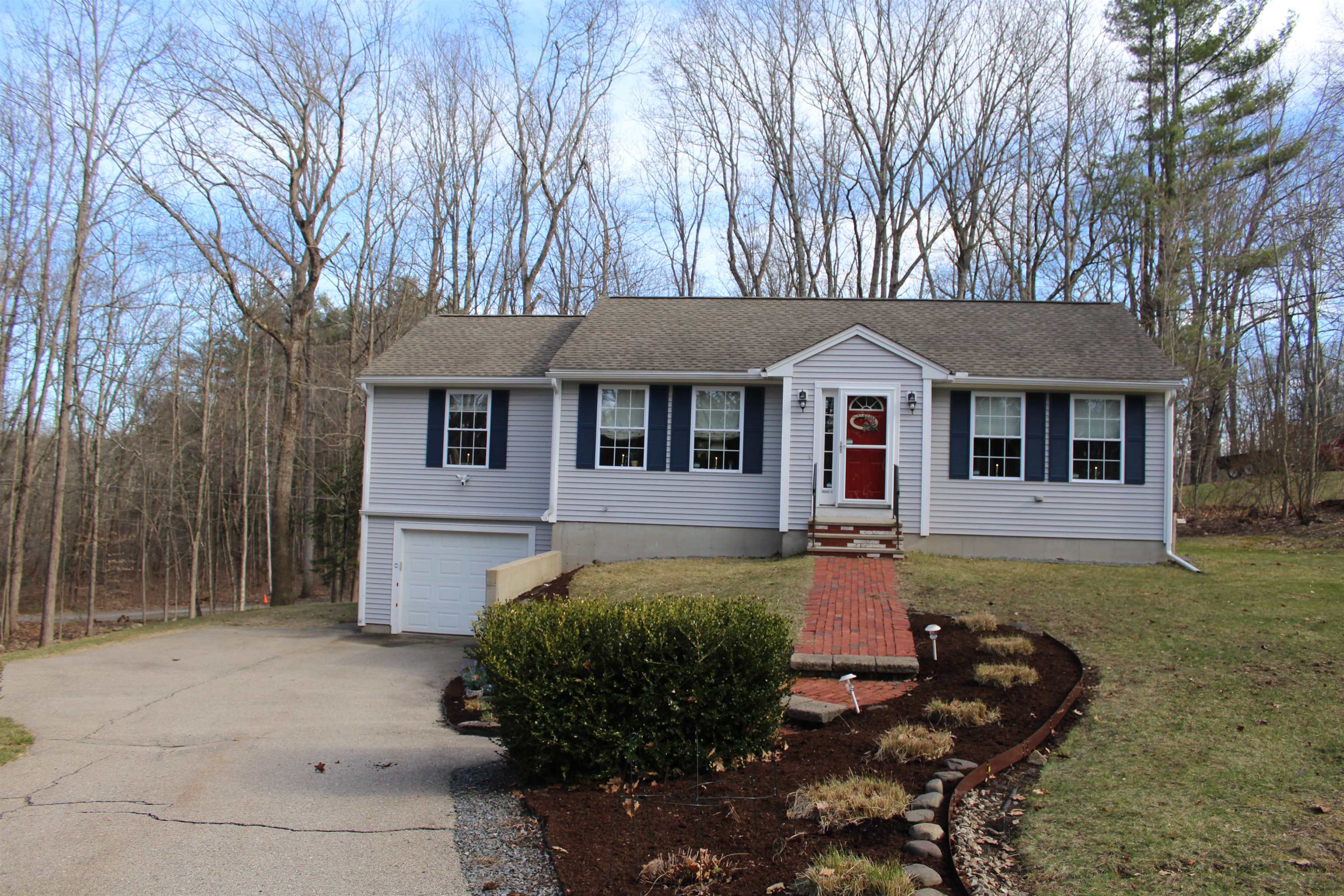 MLS 5036718: 28 Morning Lane, Barrington NH