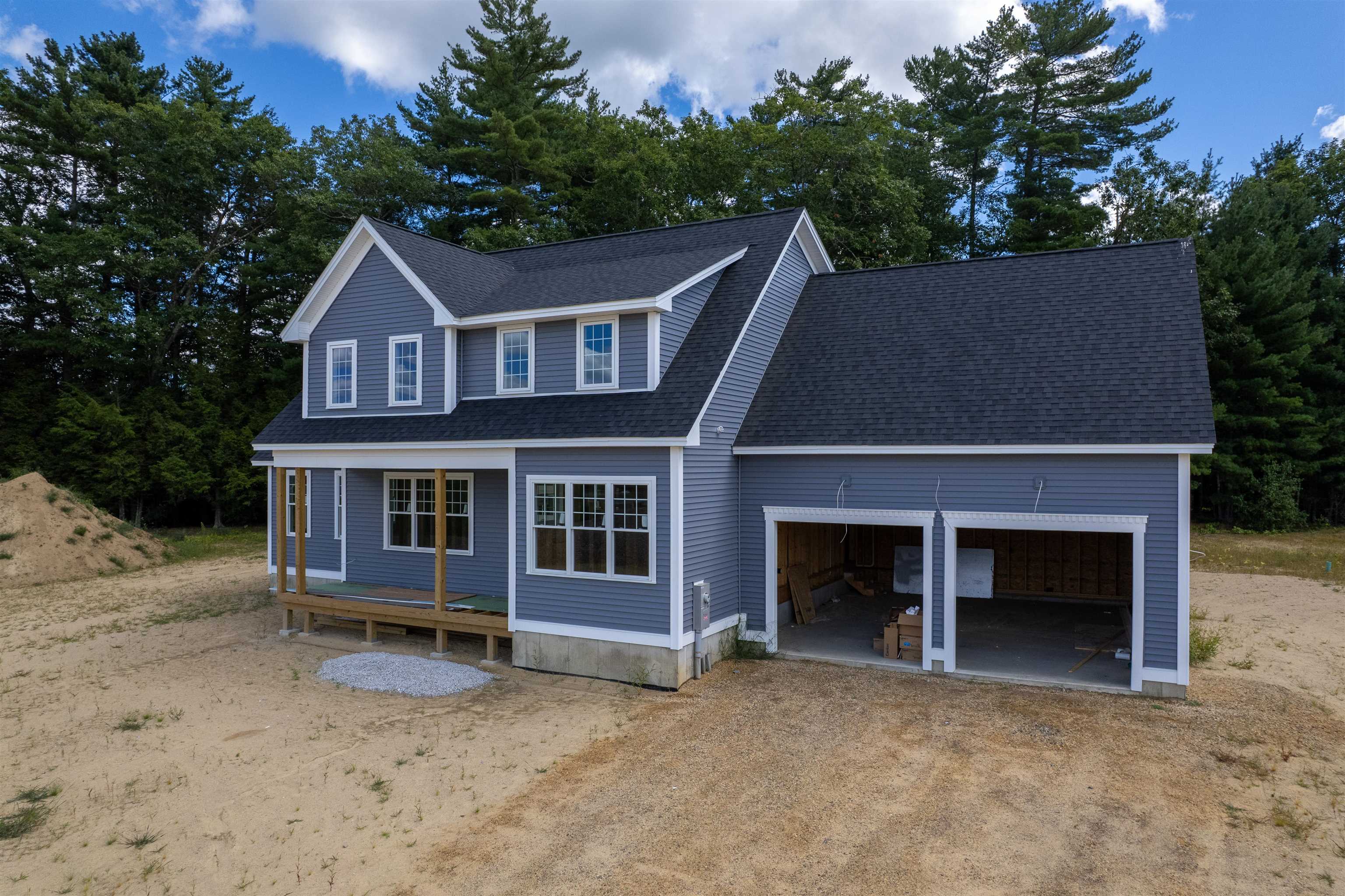 MLS 5037344: 8 Stone Creek Drive, Brentwood NH