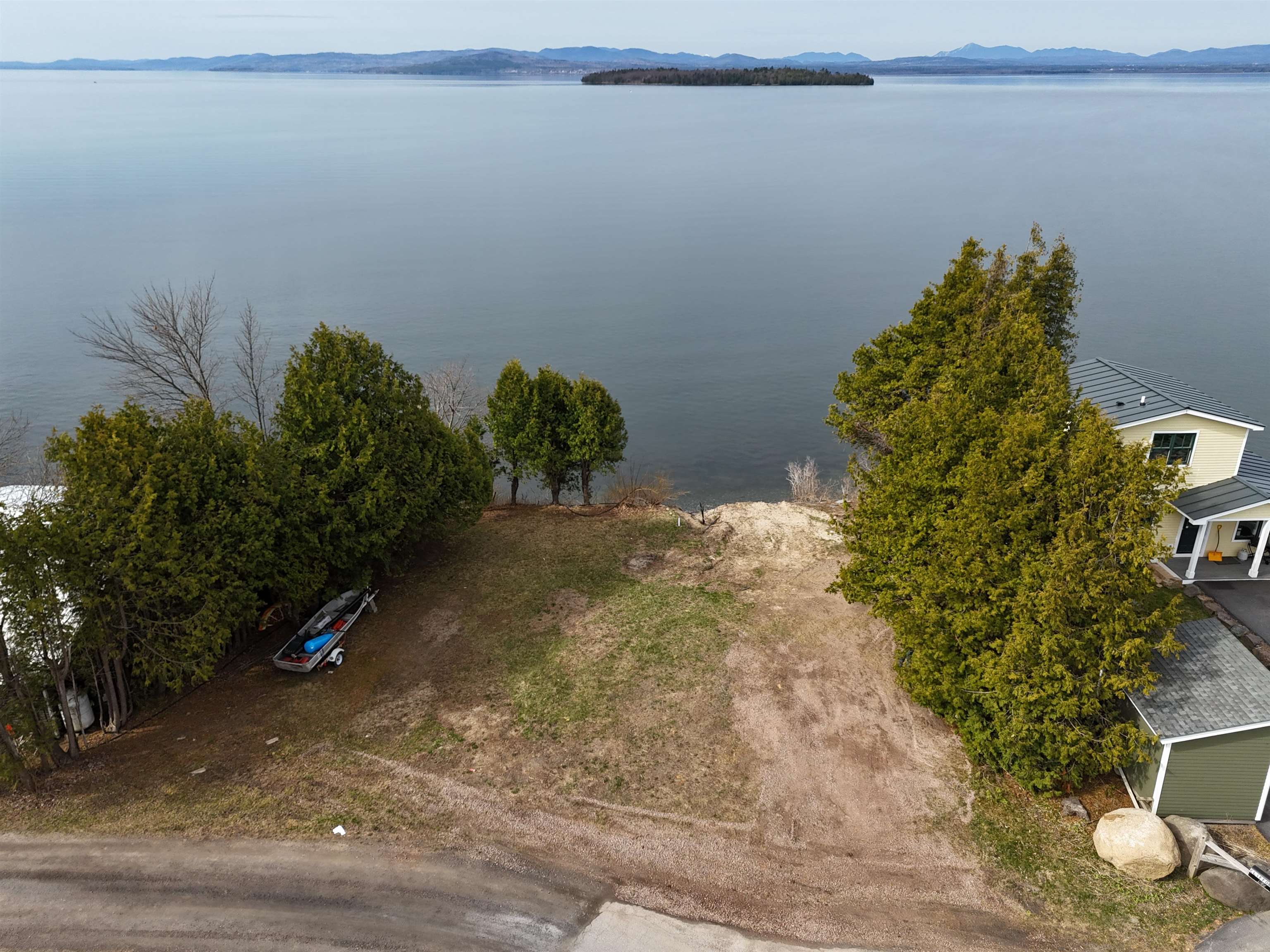 Homes for sale in South Hero, VT | 41 Lake Dr, South Hero, VT 05486 | MLS# 5037435