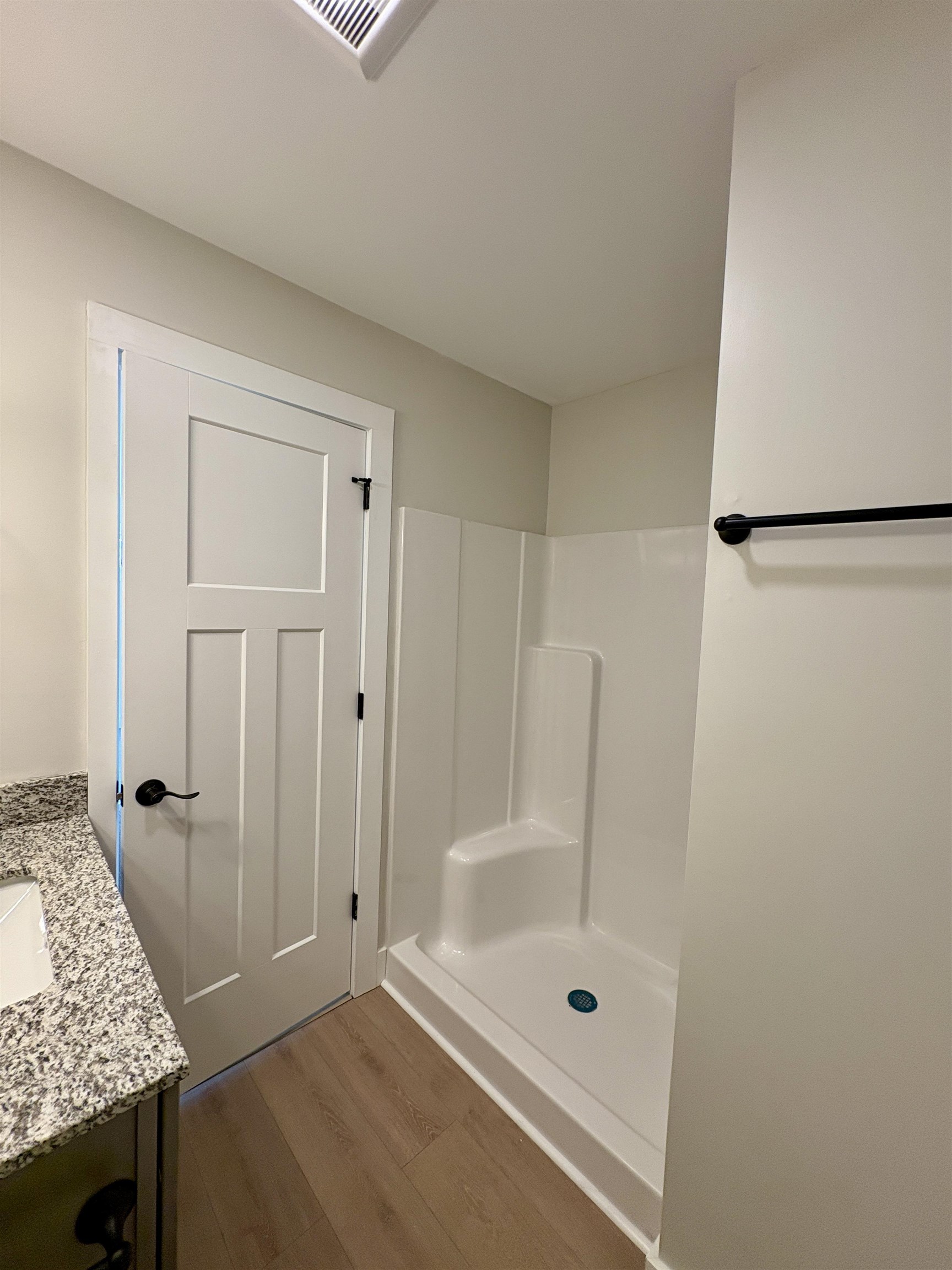 step-in shower 23069387