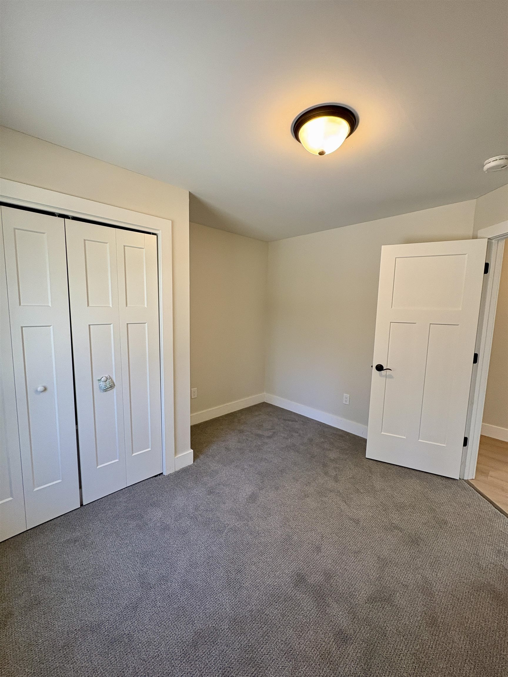 generously sized closets 23069383