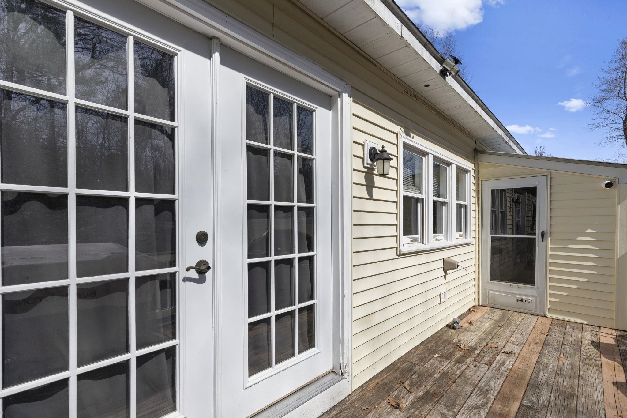 MLS 5038310: 711 Scruton Pond Road, Barrington NH