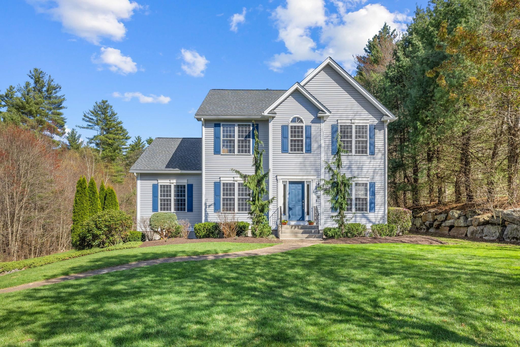 MLS 5038642: 16 Hunter Mill Way, Londonderry NH