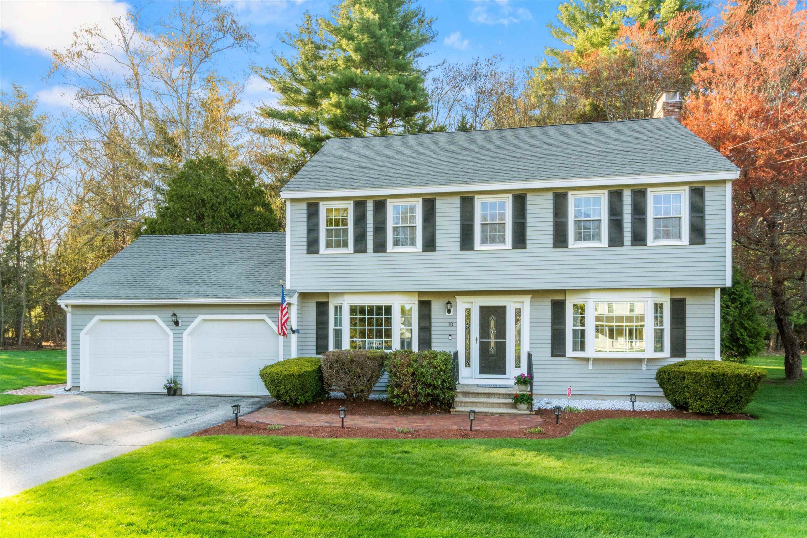 MLS 5038656: 10 Plaza Avenue, Hudson NH