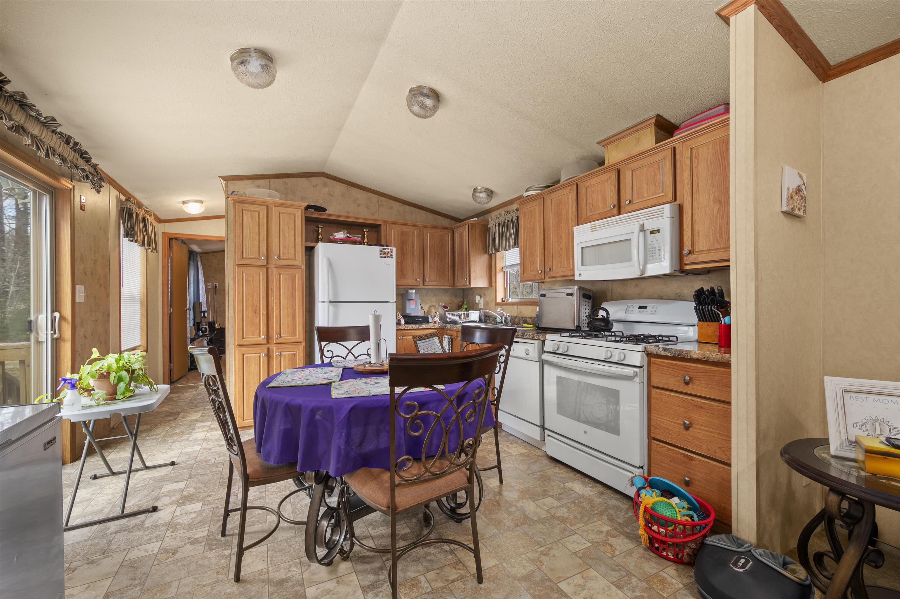 15 Trailer Ave, Conway, NH 03818