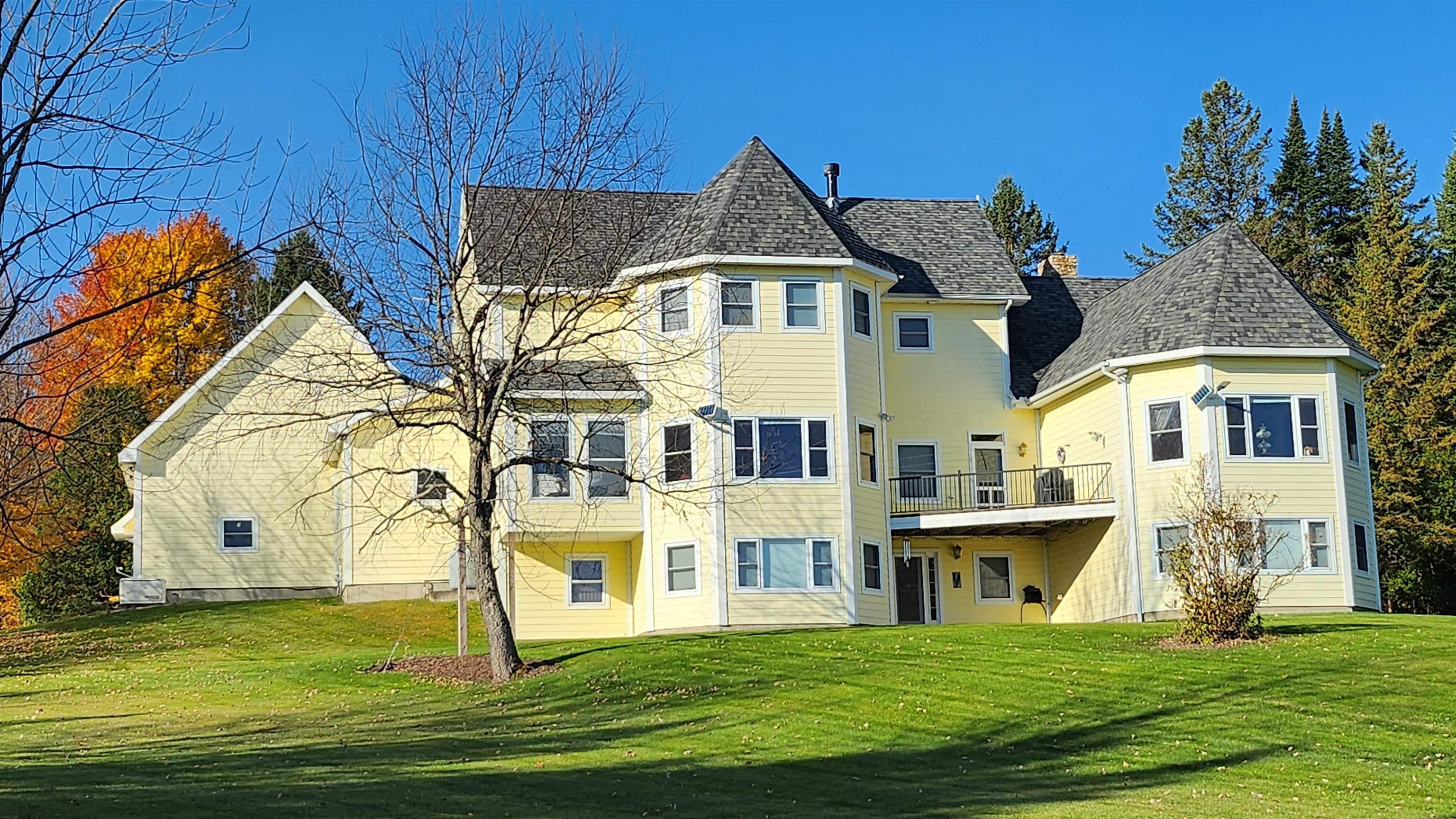 Homes for sale in Newport Town, VT | 4647 Lake Rd, Newport Town, VT 05857 | MLS# 5039430