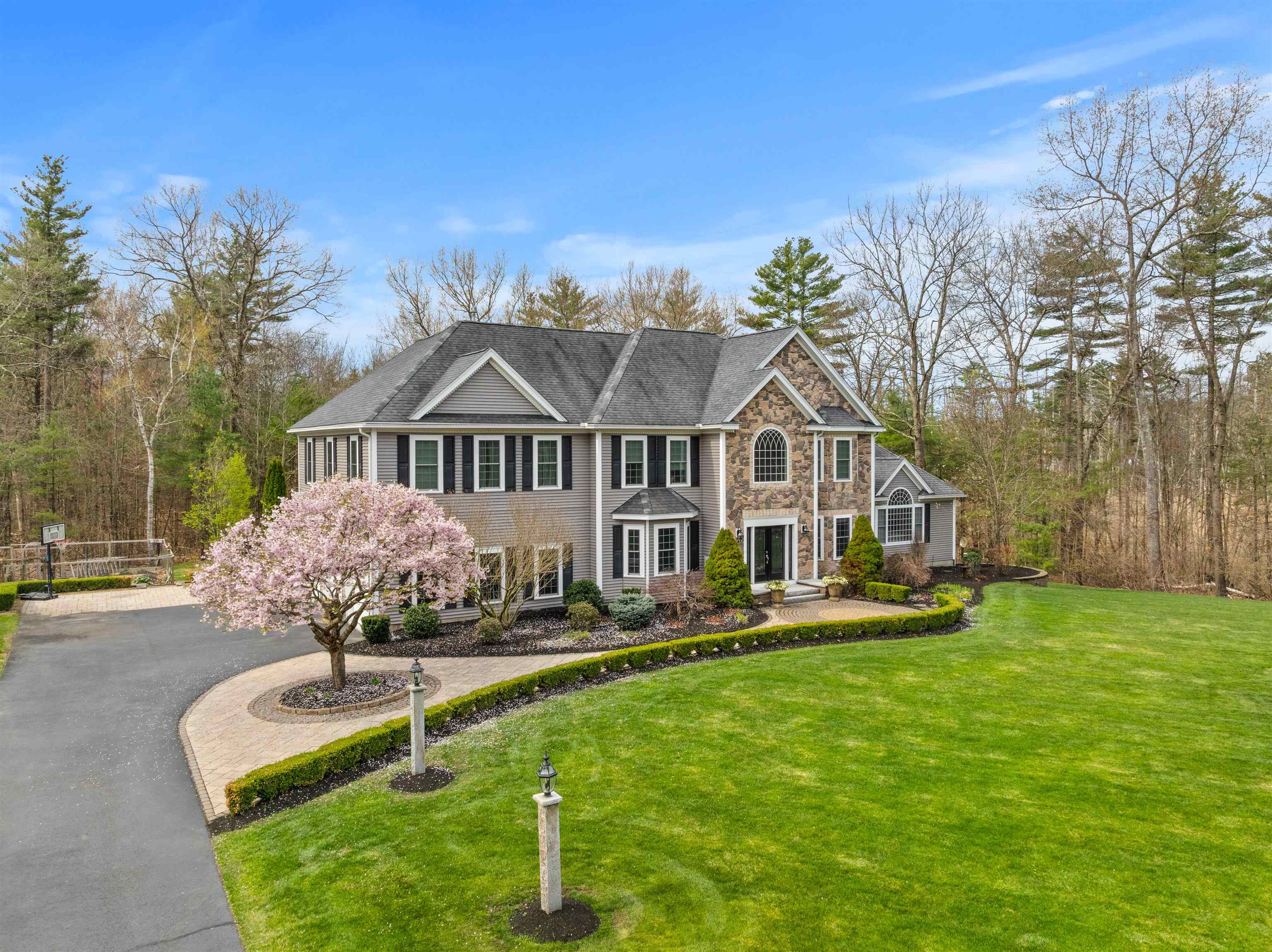 MLS 5039877: 19 Cardiff Road, Windham NH