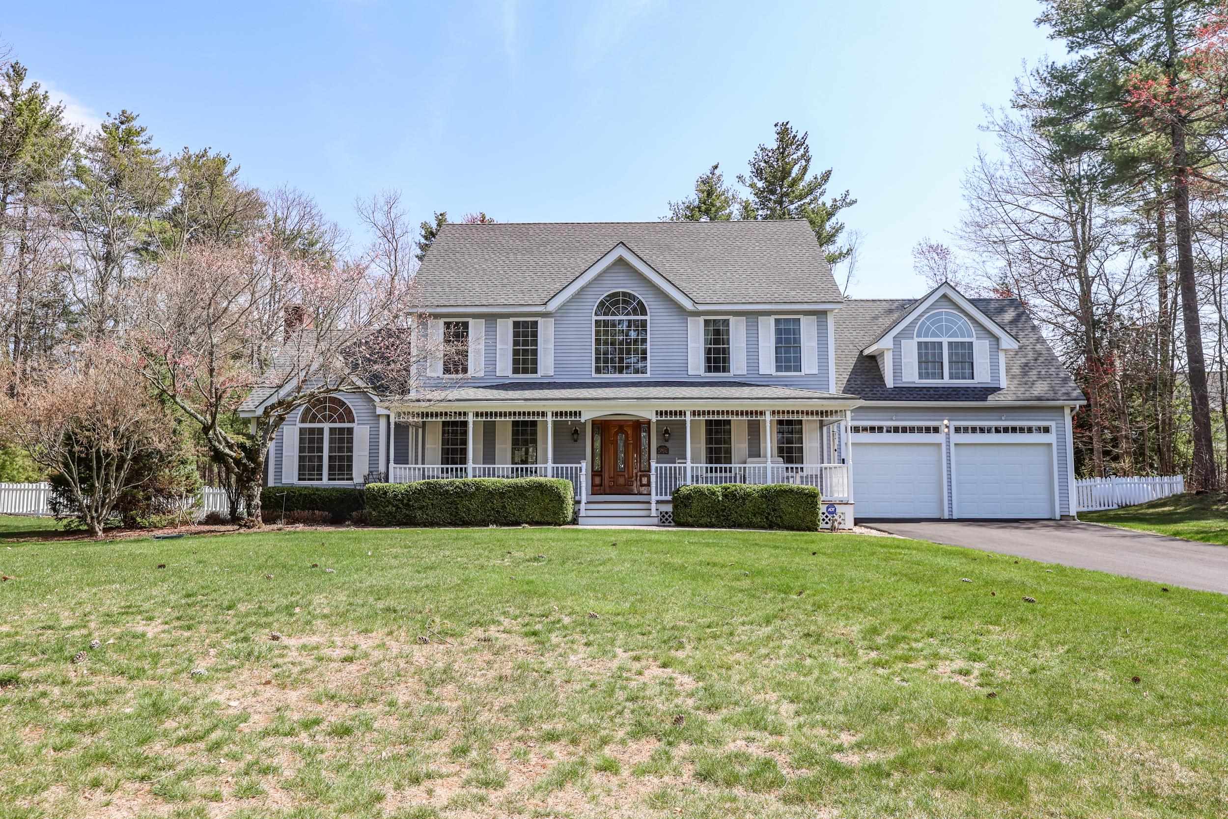 MLS 5040754: 3 Hidden Meadow Drive, Londonderry NH