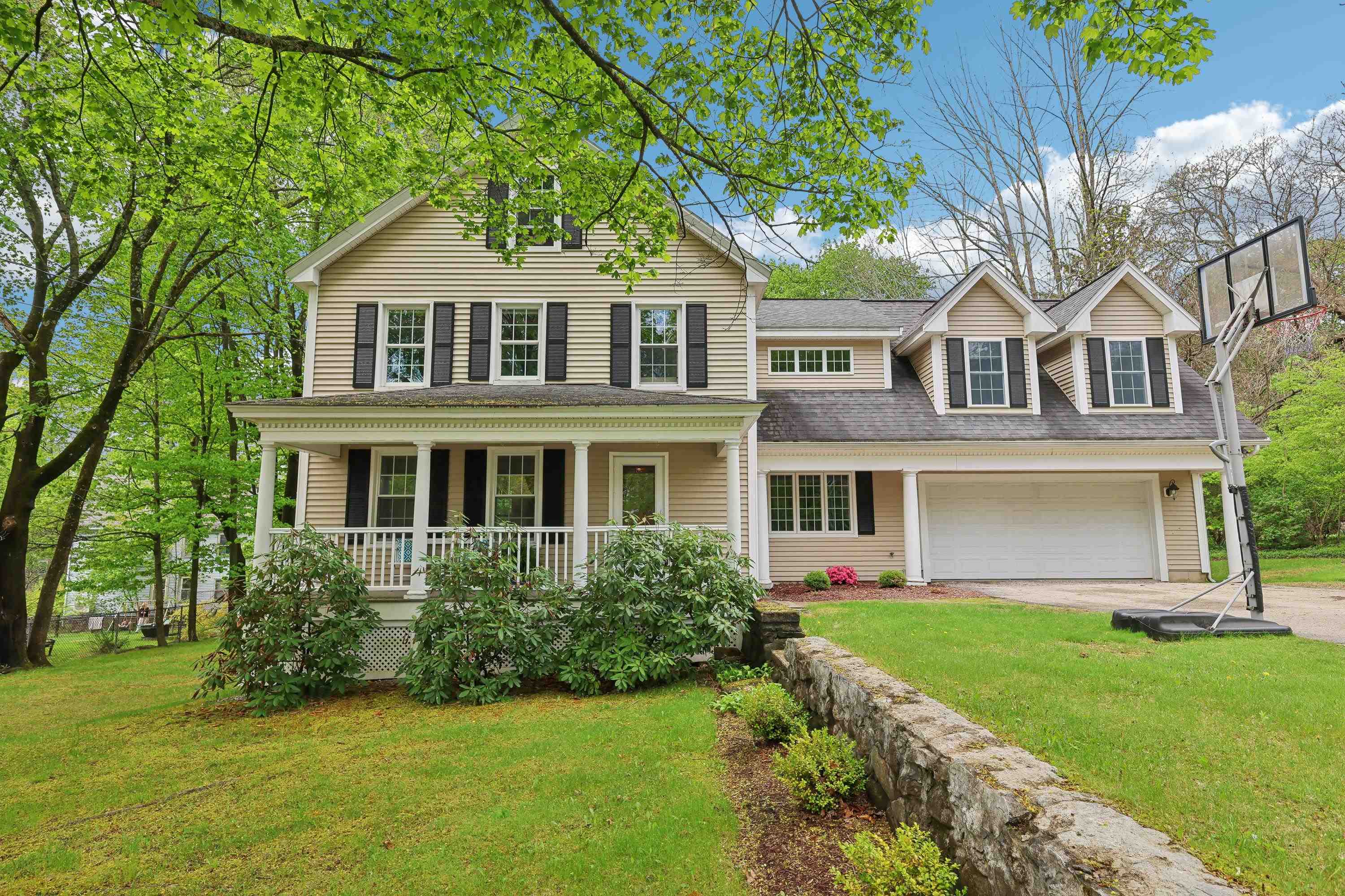 MLS 5041002: 5 Sullivan Avenue, Salem NH