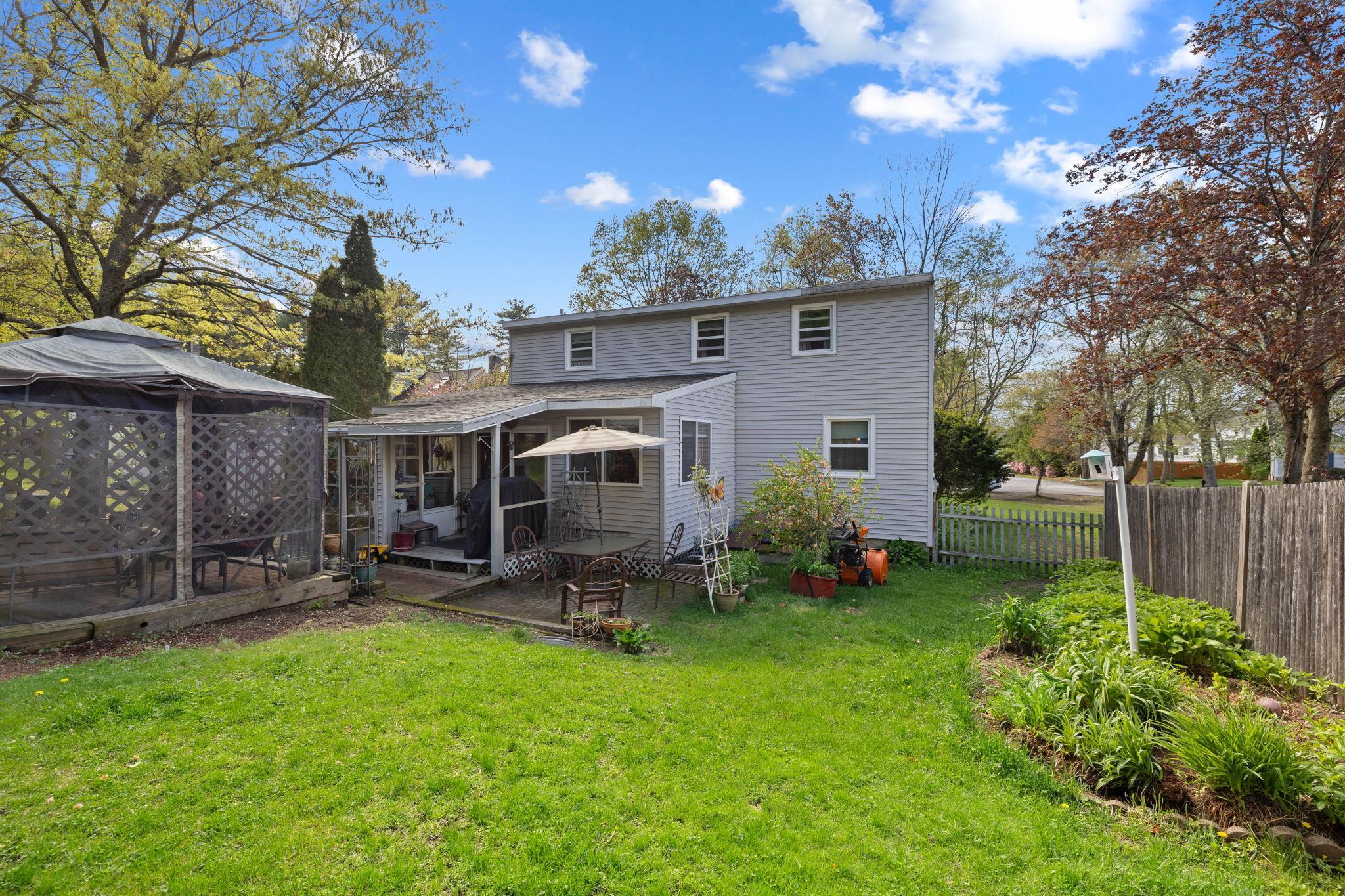 Homes for sale in Manchester, NH | 195 Corning Rd, Manchester, NH 03109 | MLS# 5041078